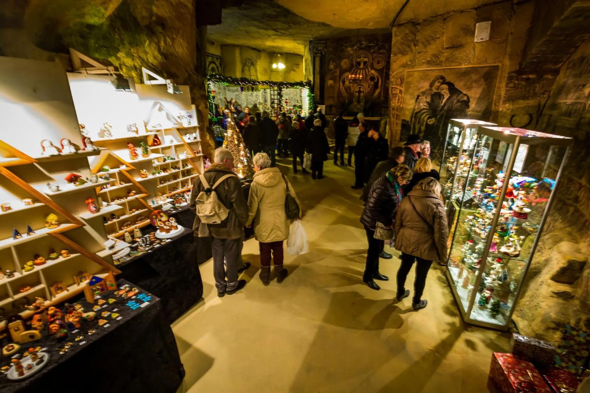 Shopping Area in Hotel Valkenburg by Mercure - Next to Shimano Experience Center