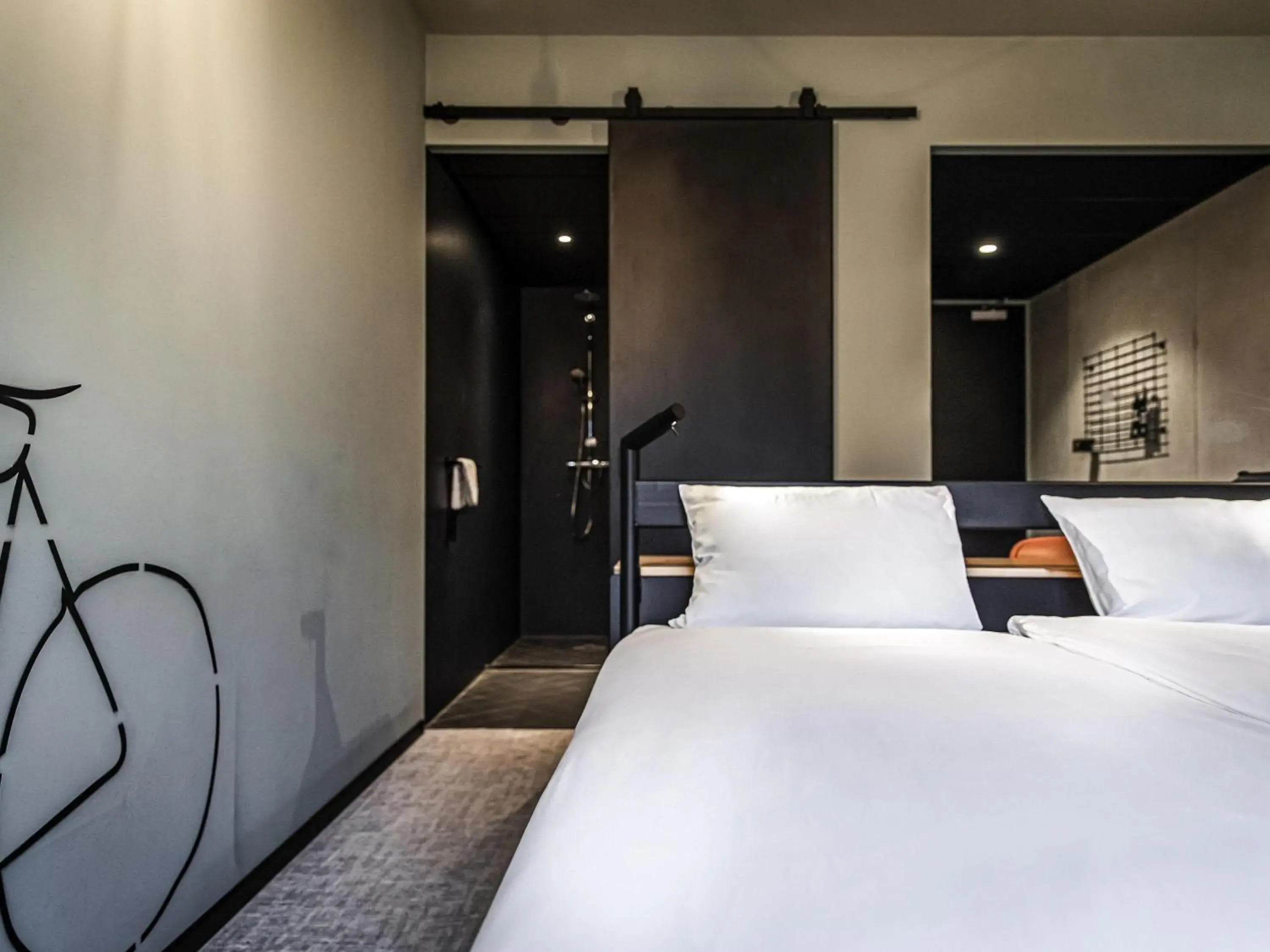 Bedroom, Bed in Hotel Valkenburg by Mercure - Next to Shimano Experience Center Bedroom, Bed in Hotel Valkenburg by Mercure - Next to Shimano Experience Center