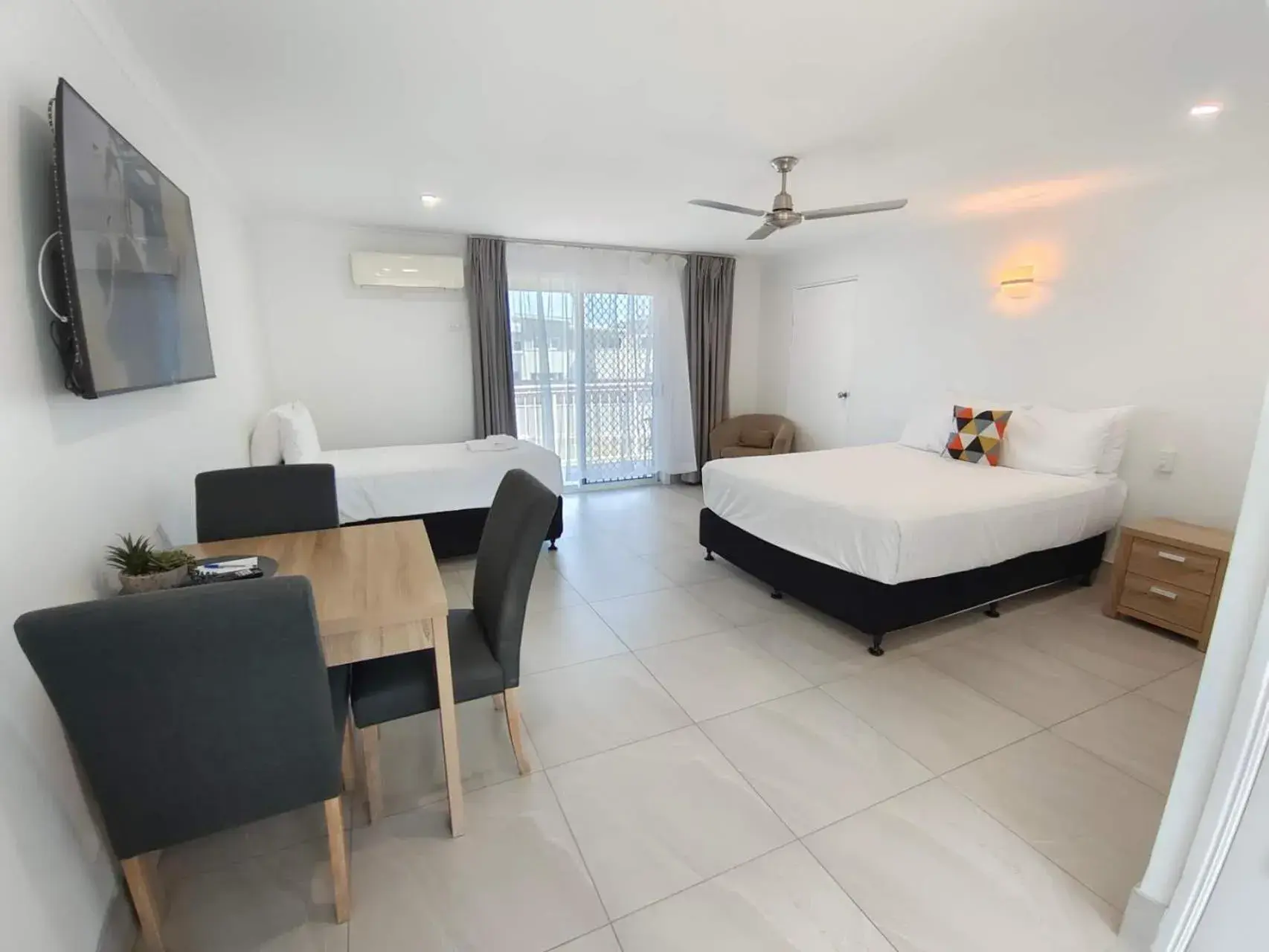 Executive Suite in Best Western Ambassador Motor Lodge Executive Suite in Best Western Ambassador Motor Lodge