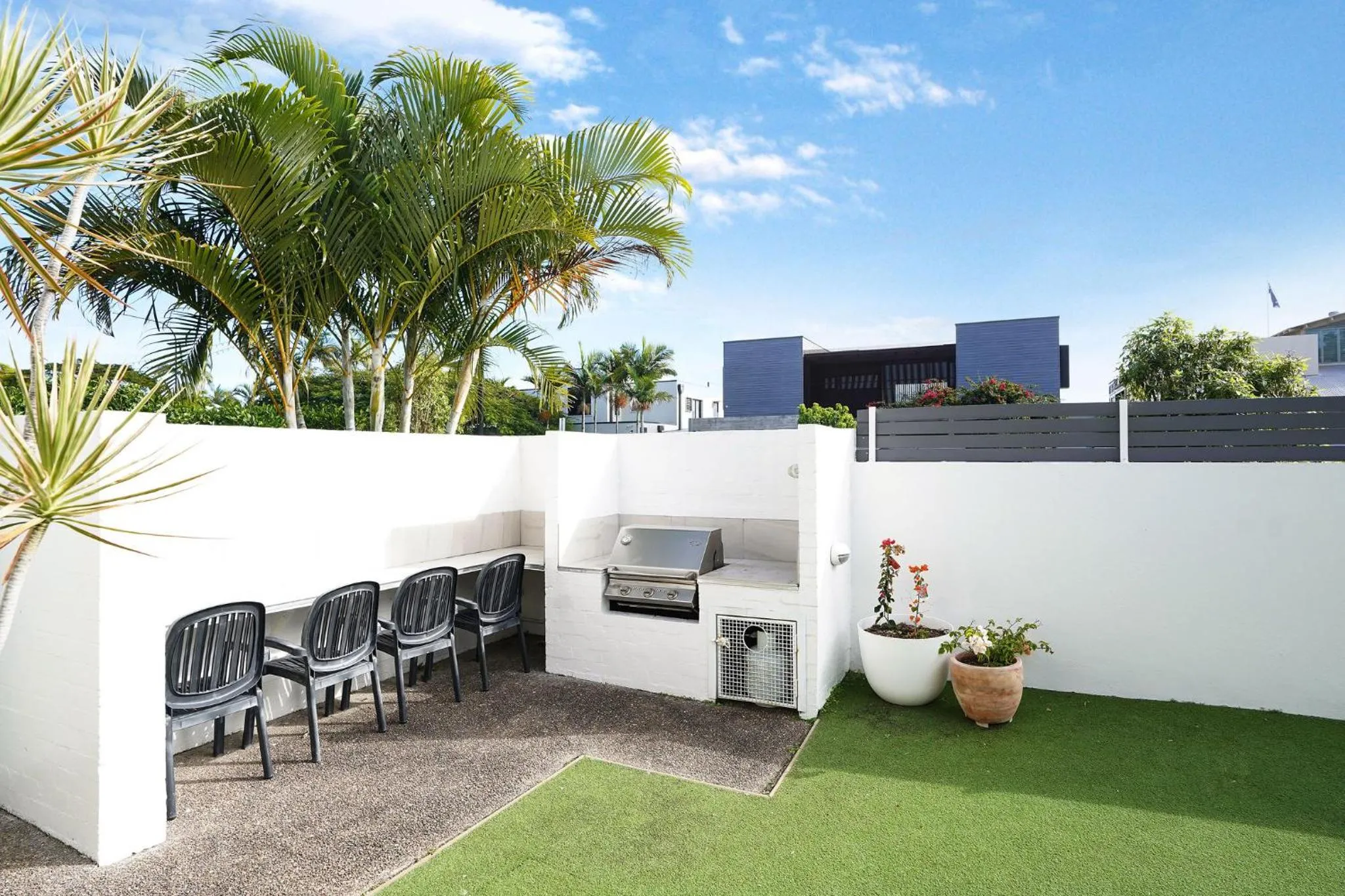 Noosa Parade Holiday Inn