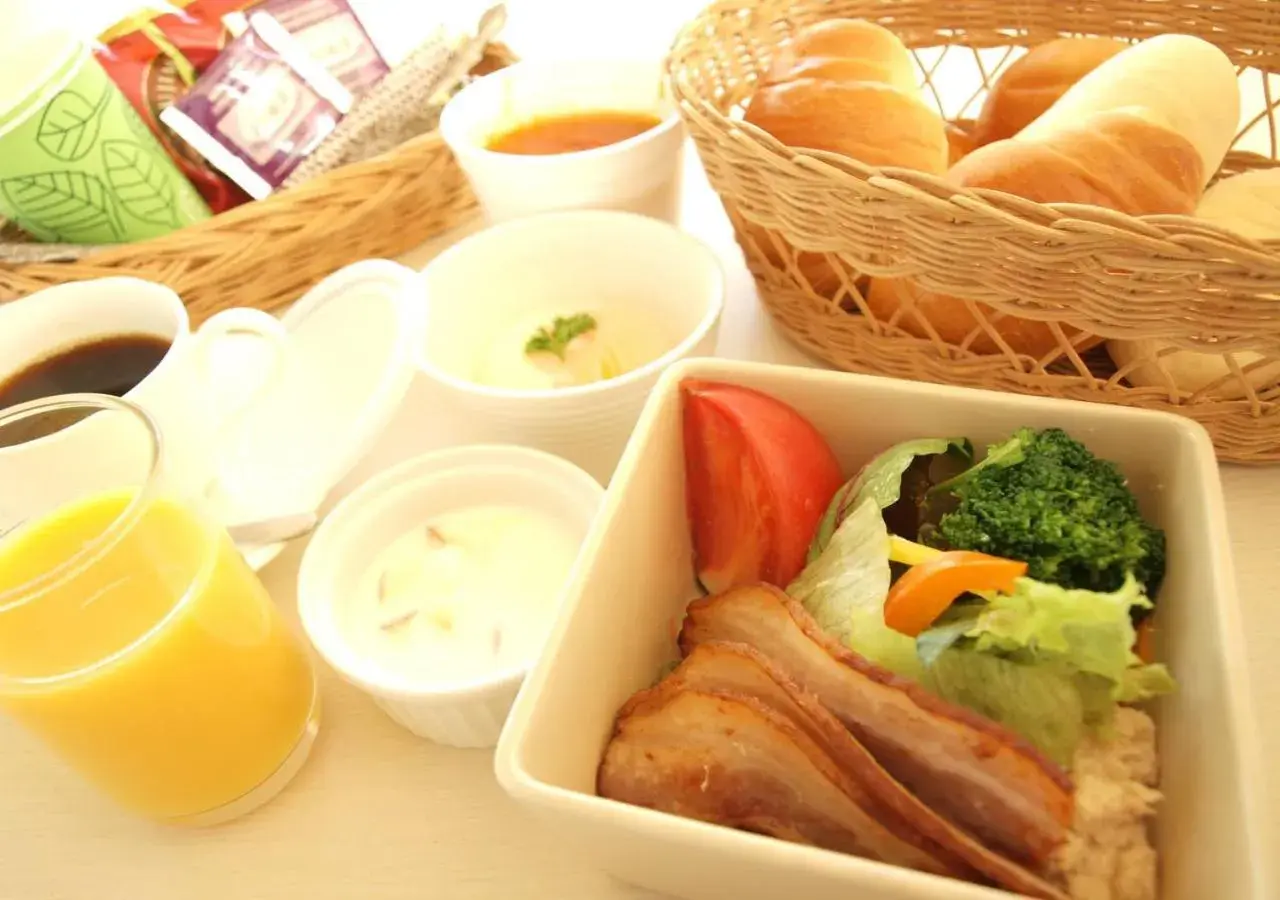 Breakfast in Holiday House Green Garden Breakfast in Holiday House Green Garden