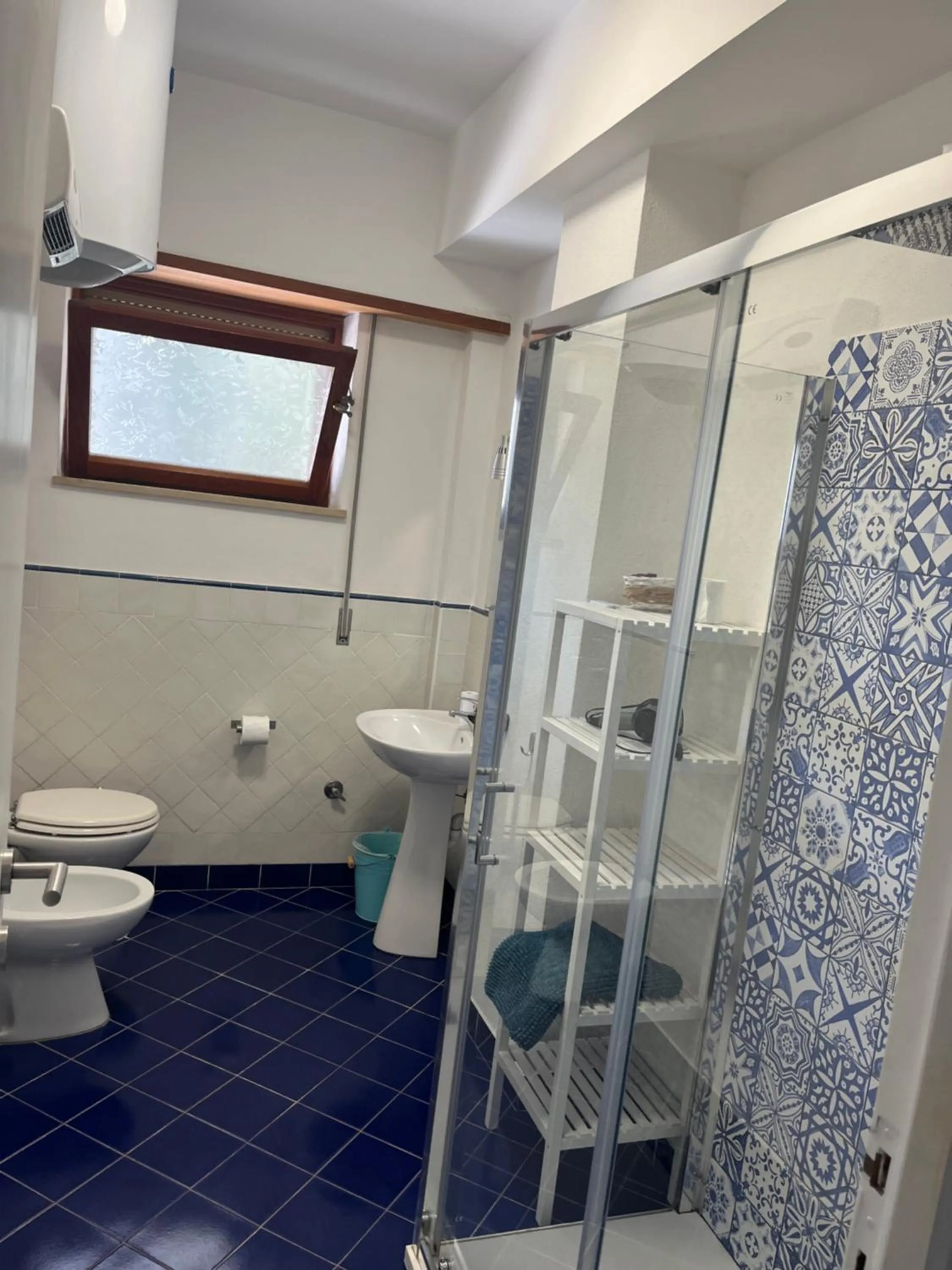 Shower in Villa Luisa B&B