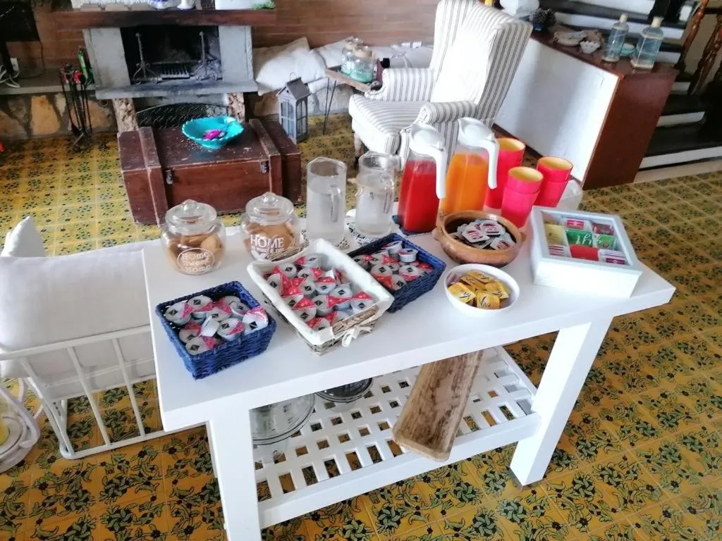 Food and drinks in Villa Luisa B&B