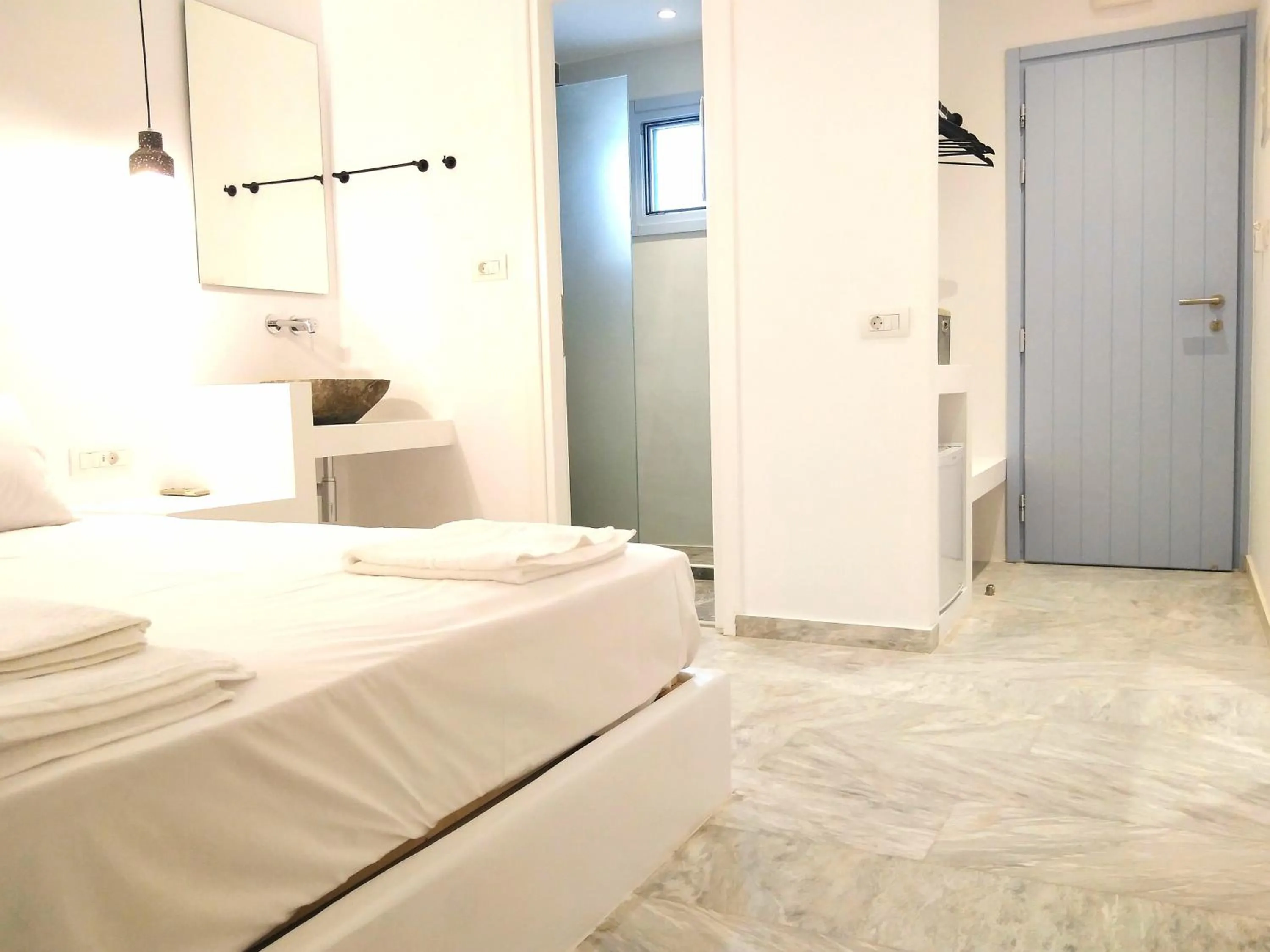 Photo of the whole room, Bed in Nissos Ios