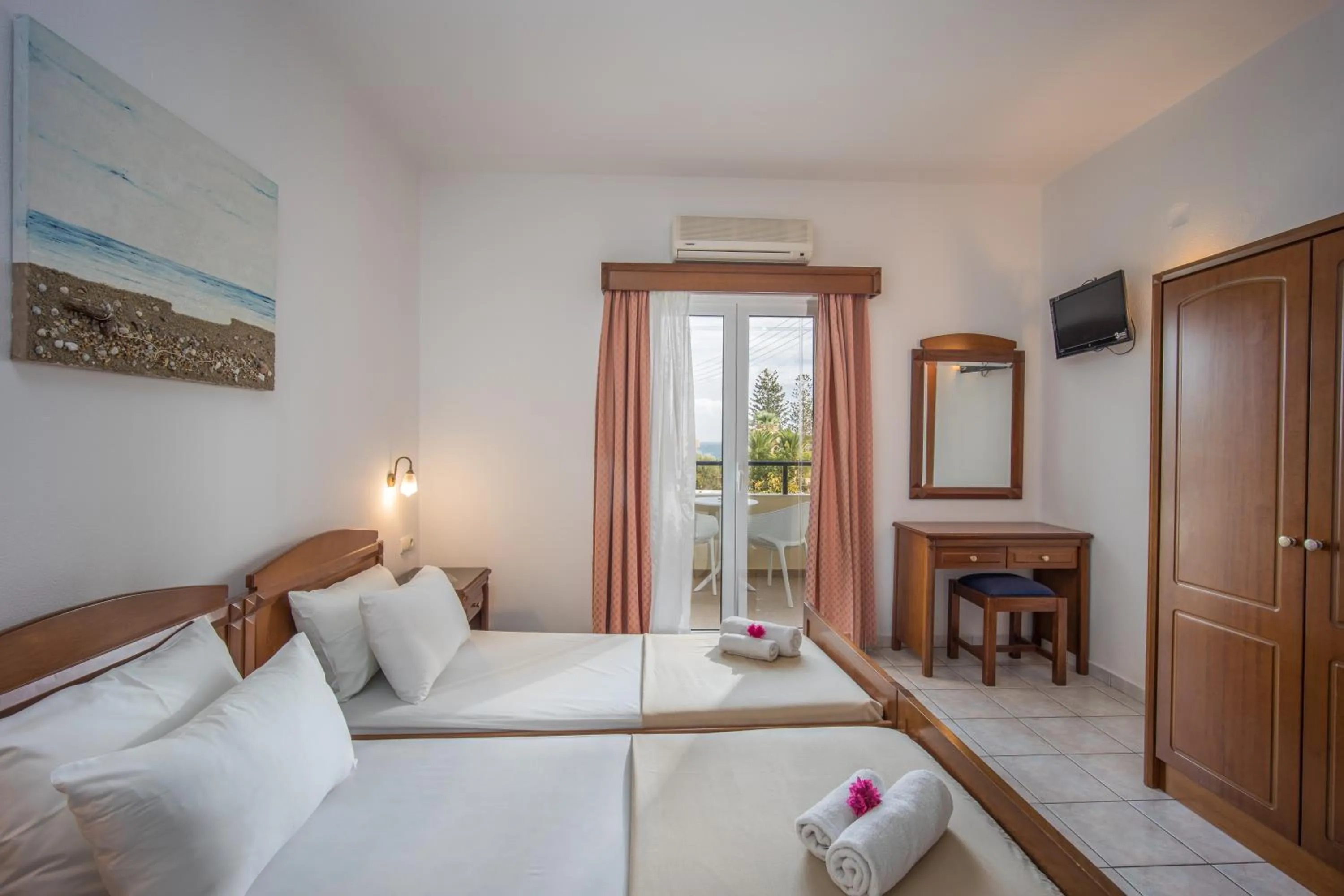 Photo of the whole room, Bed in Astir Studios