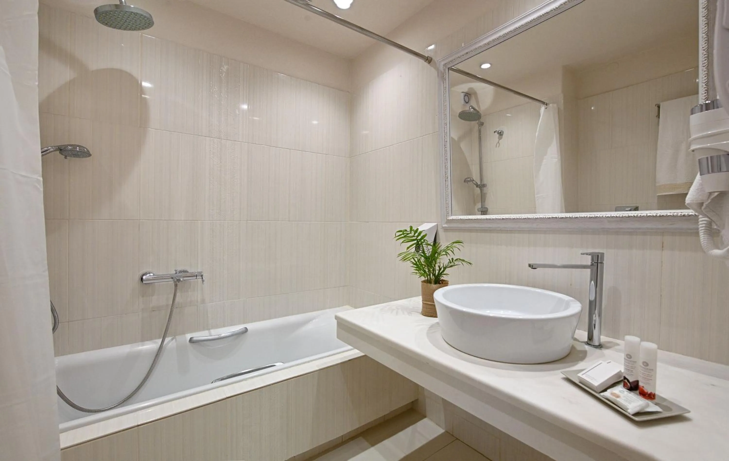 Bathroom in Erato Hotel Mykonos