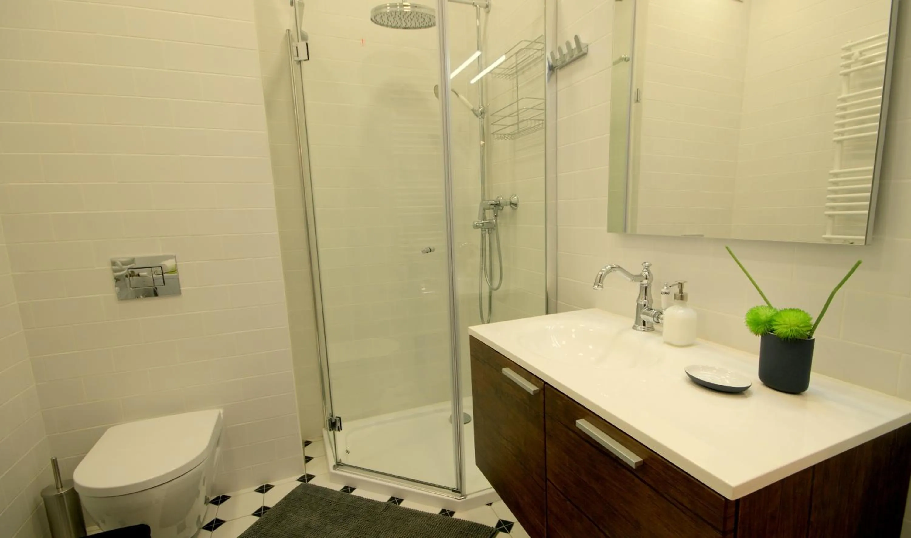 Shower in IRS ROYAL APARTMENTS Apartamenty IRS Neptun Park