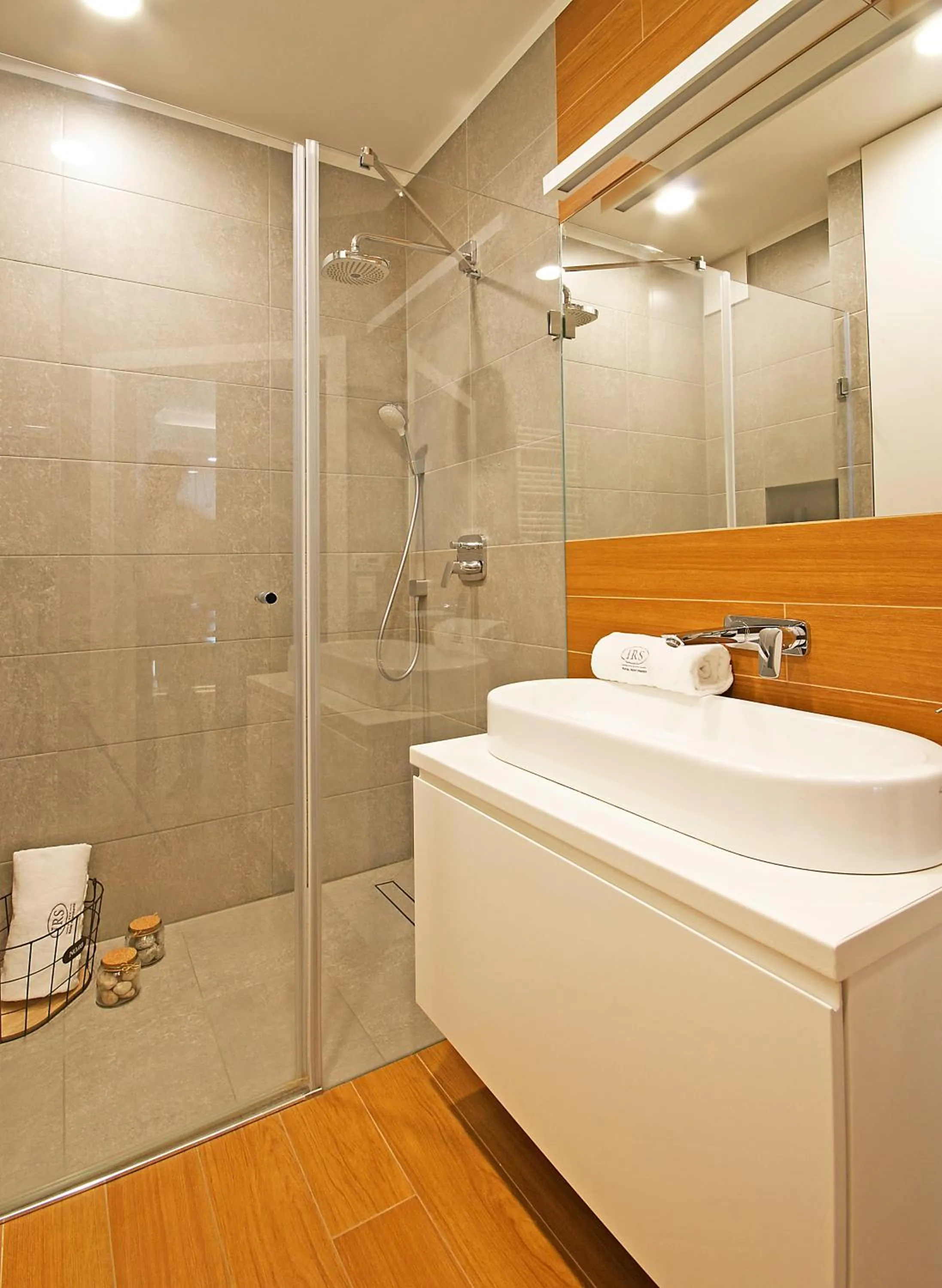 Shower in IRS ROYAL APARTMENTS Apartamenty IRS Neptun Park