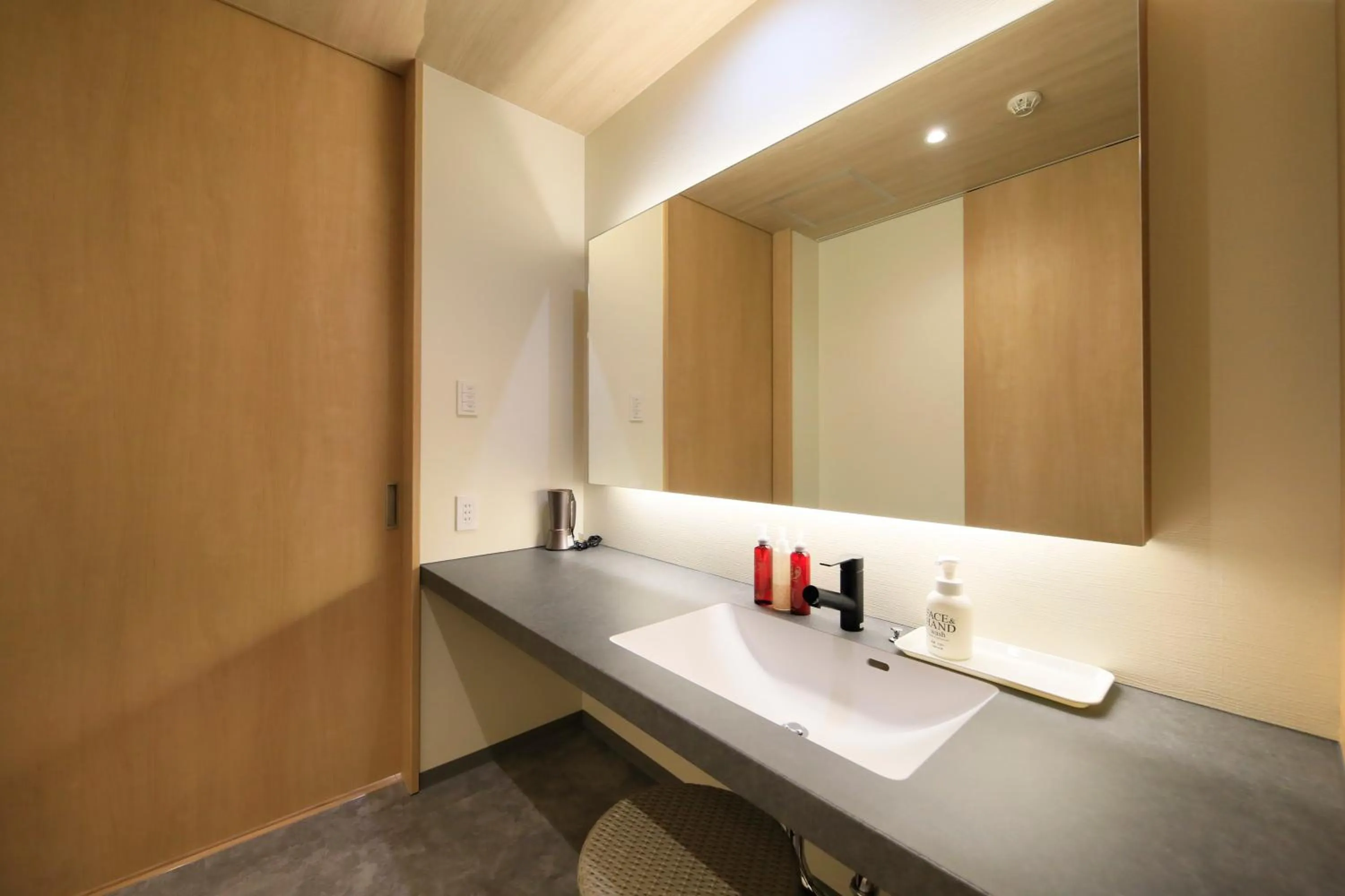 Photo of the whole room in Shouhakutei Azumaso