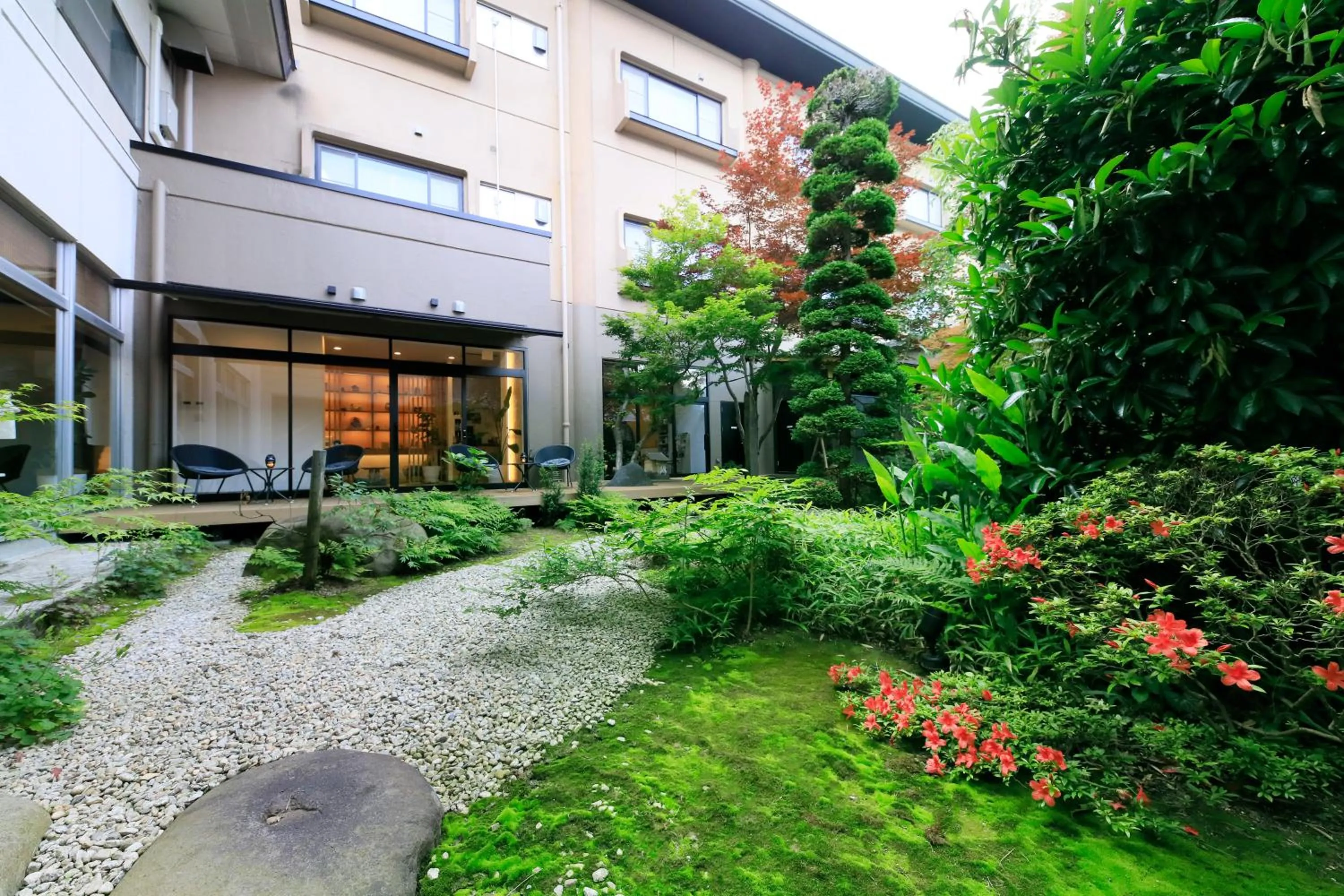 Area and facilities in Shouhakutei Azumaso