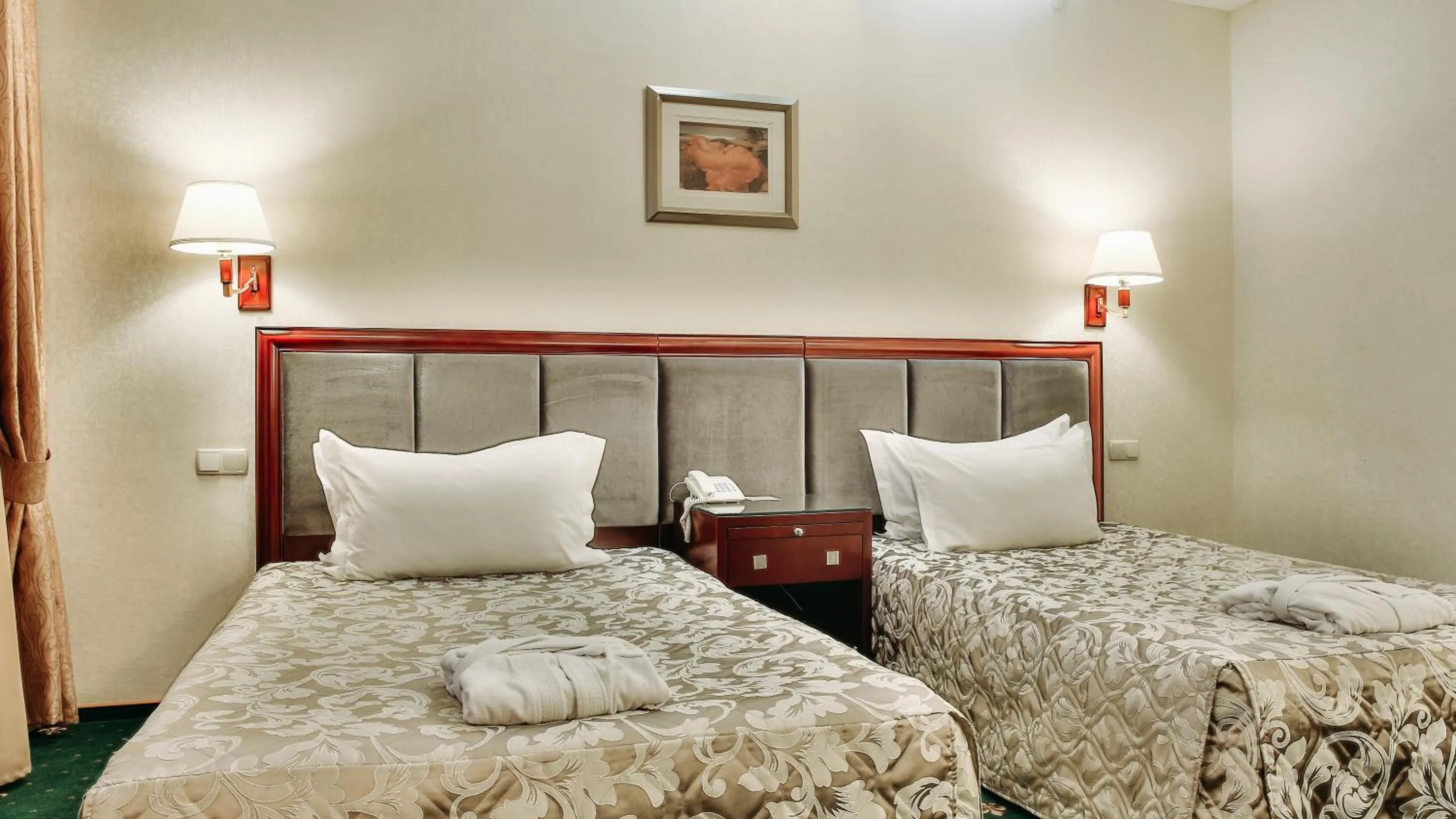 Bed in Goldman Empire