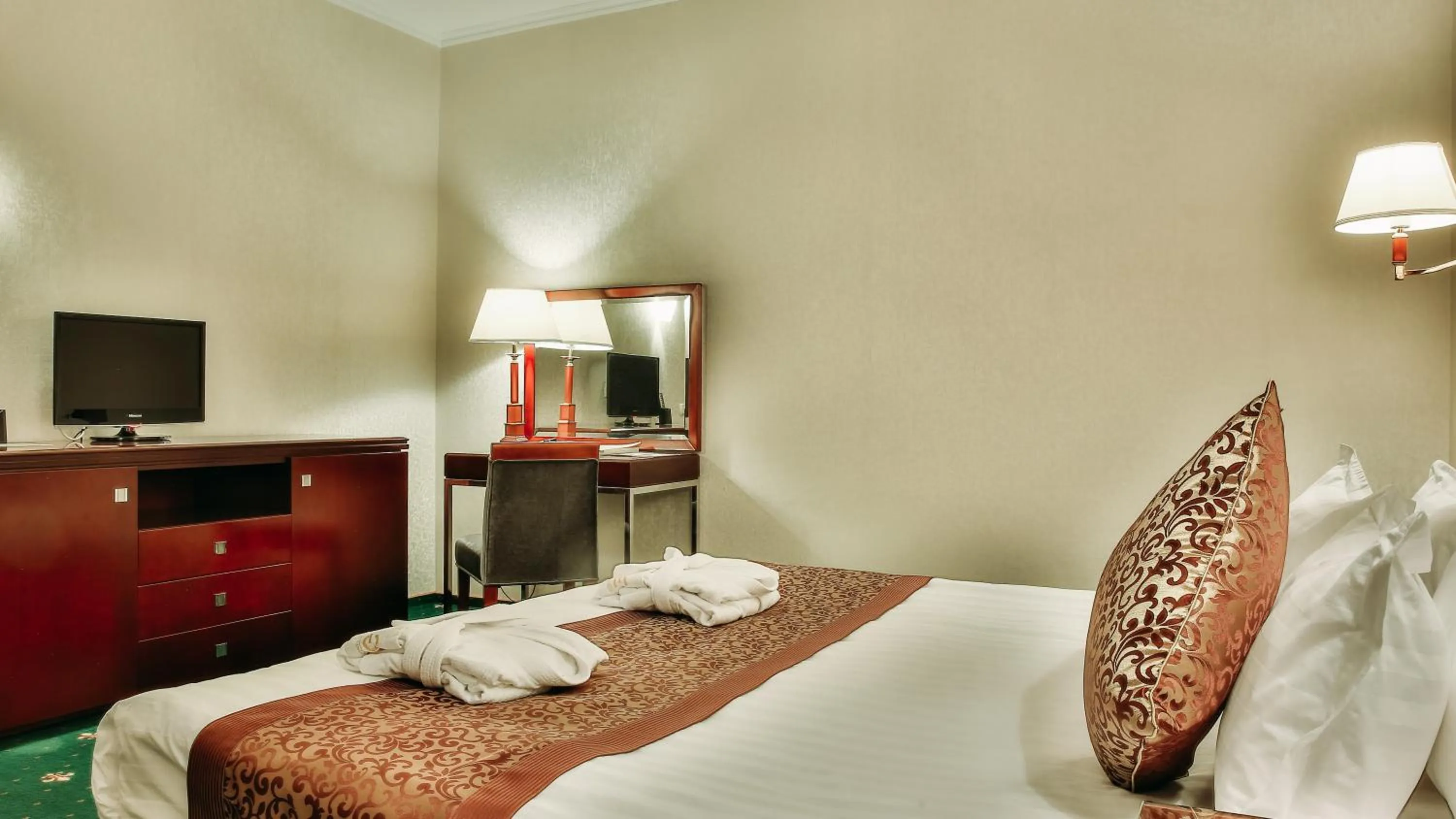 Bed in Goldman Empire