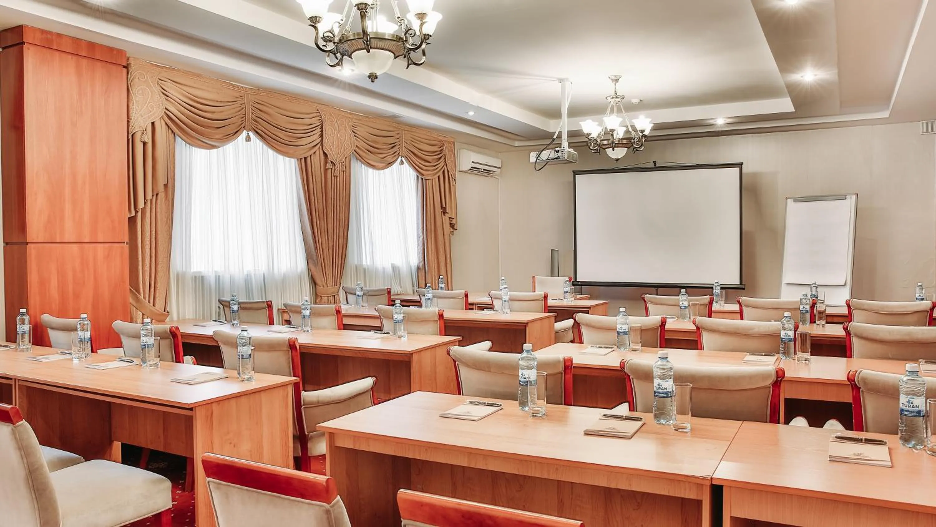 Business facilities in Goldman Empire