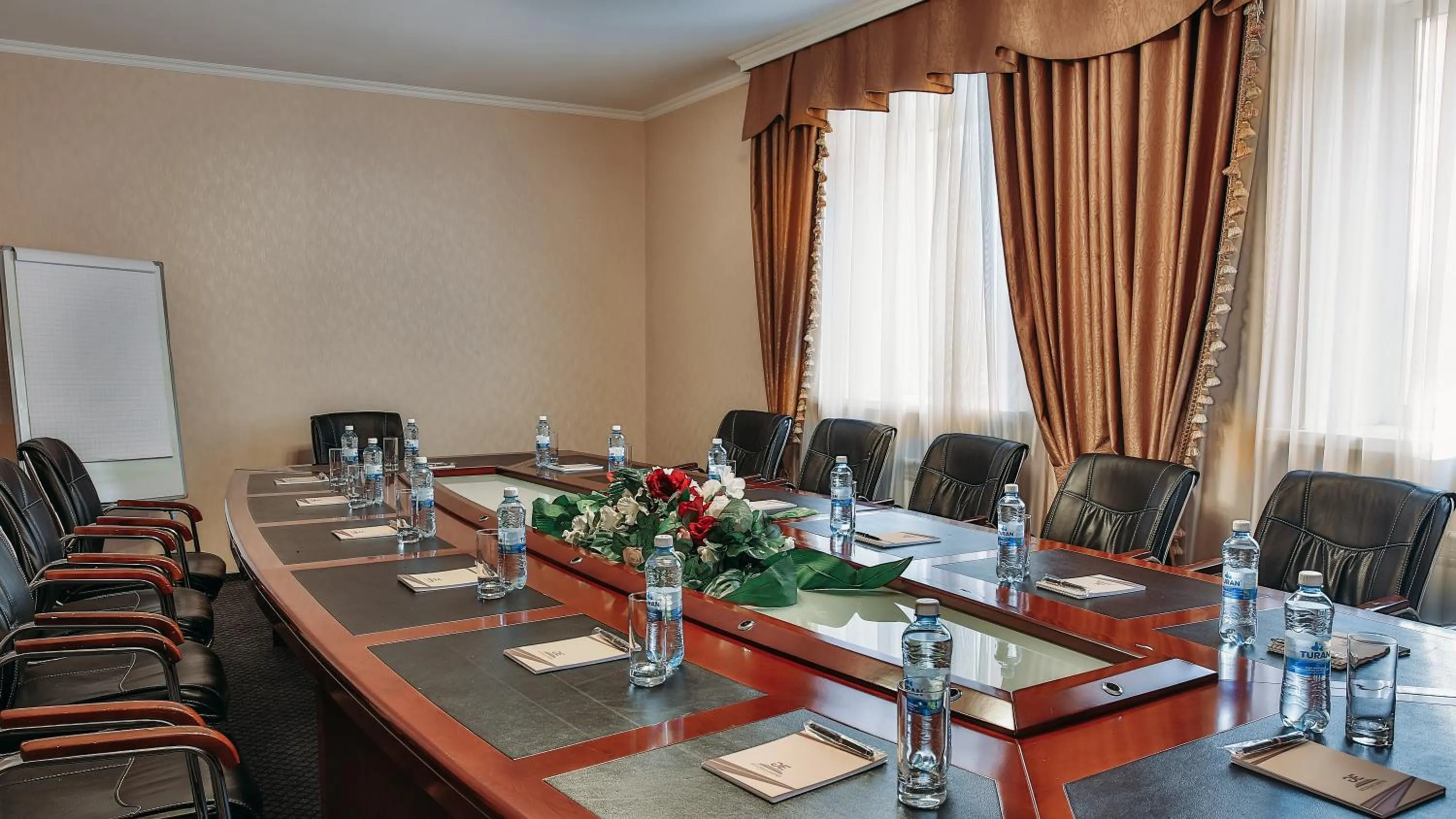 Business facilities in Goldman Empire