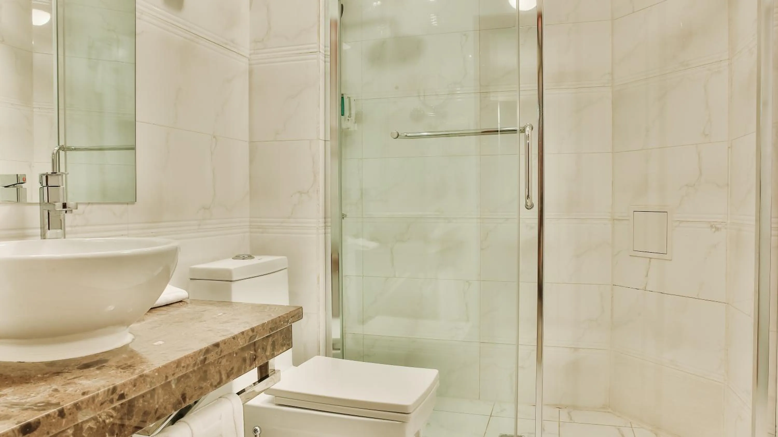 Shower in Goldman Empire