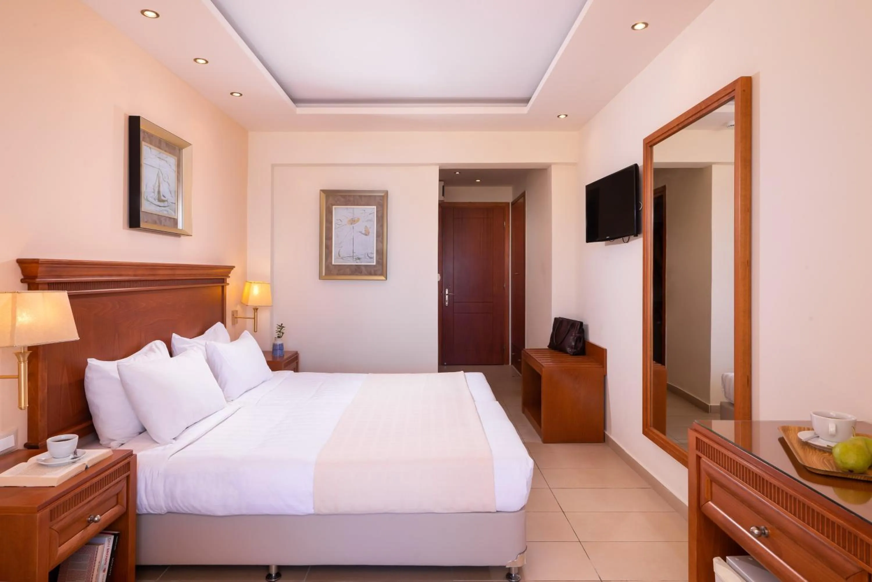 Bed in Avalon Palace Hotel