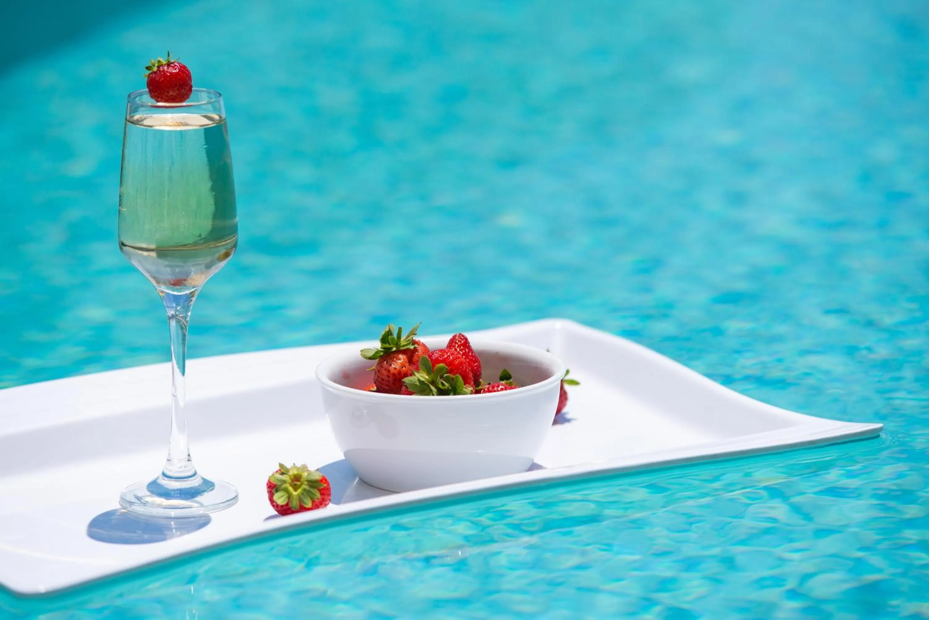 Food and drinks in Avalon Palace Hotel