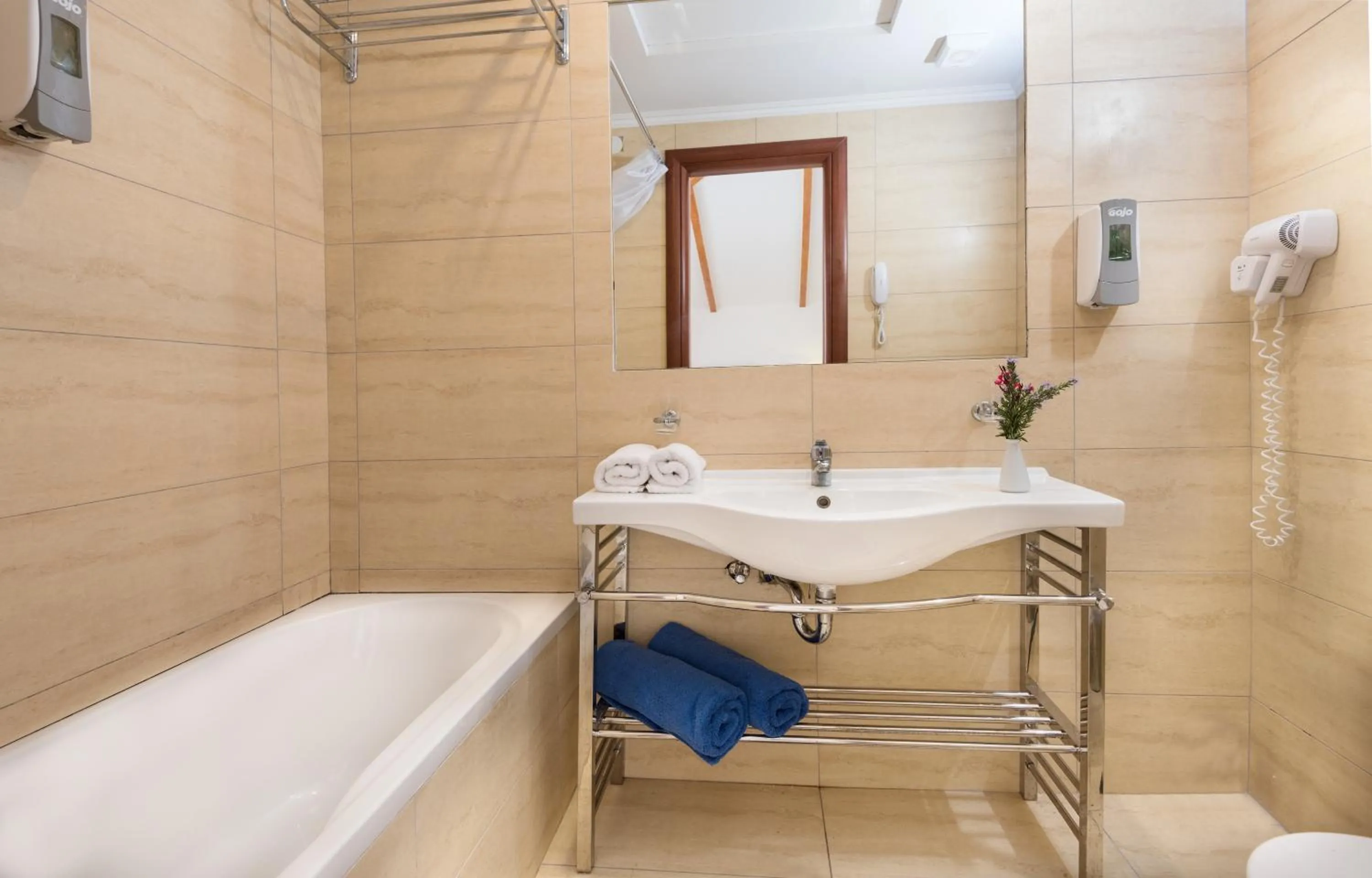 Bathroom in Avalon Palace Hotel