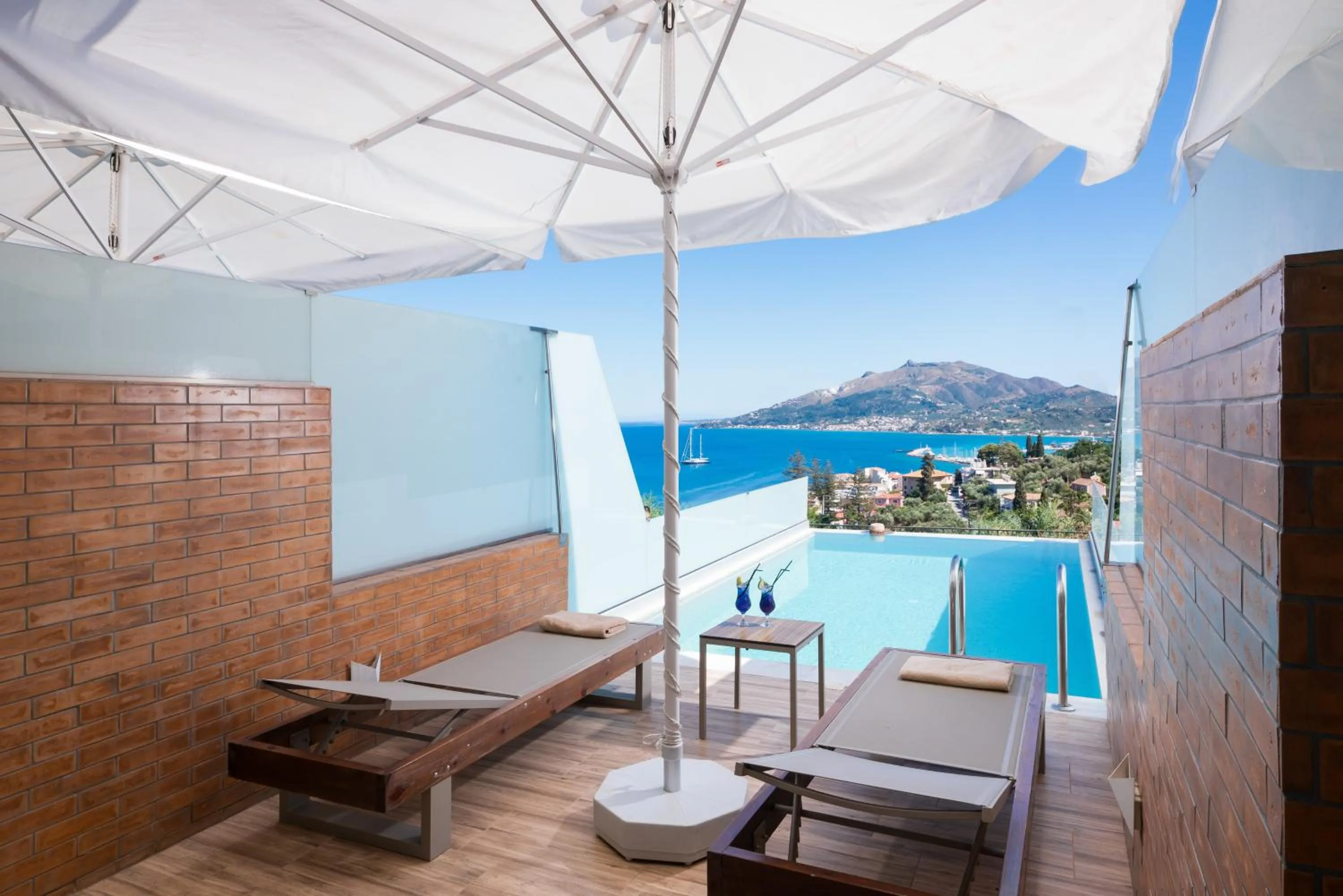 Balcony/Terrace in Avalon Palace Hotel