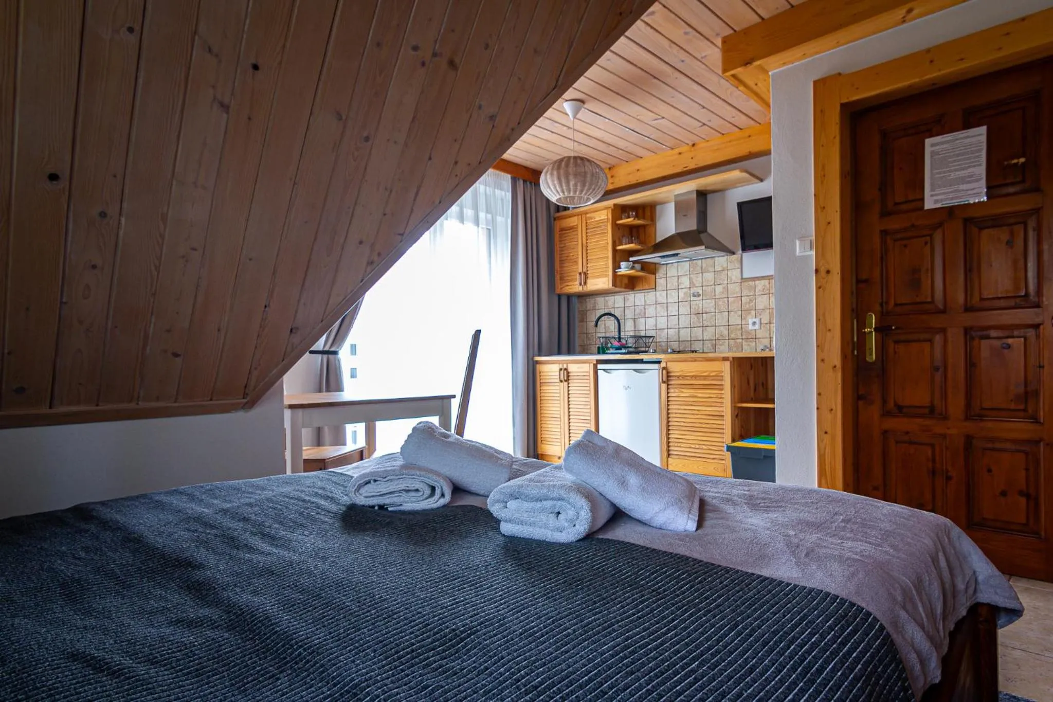 Balcony/Terrace, Bed in Aparthotel Pod Nosalem