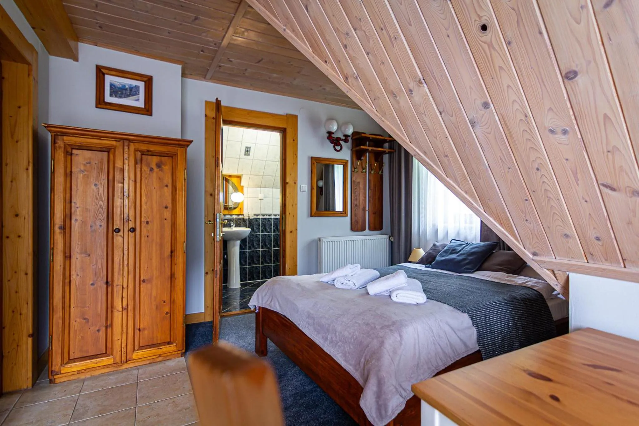 Bathroom, Bed in Aparthotel Pod Nosalem