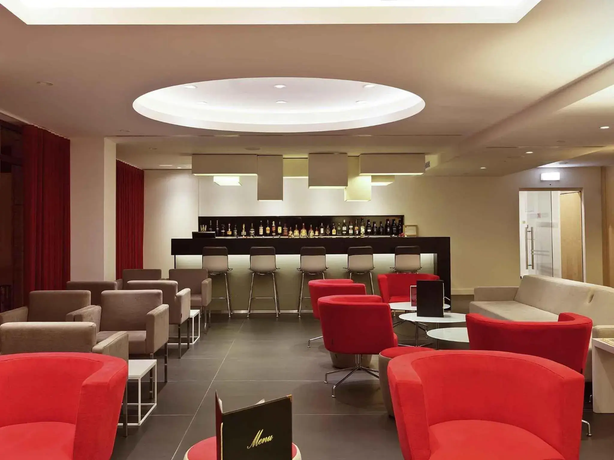 Lounge or bar in Hotel Mercure Braga Centro Lounge or bar in Hotel Mercure Braga Centro