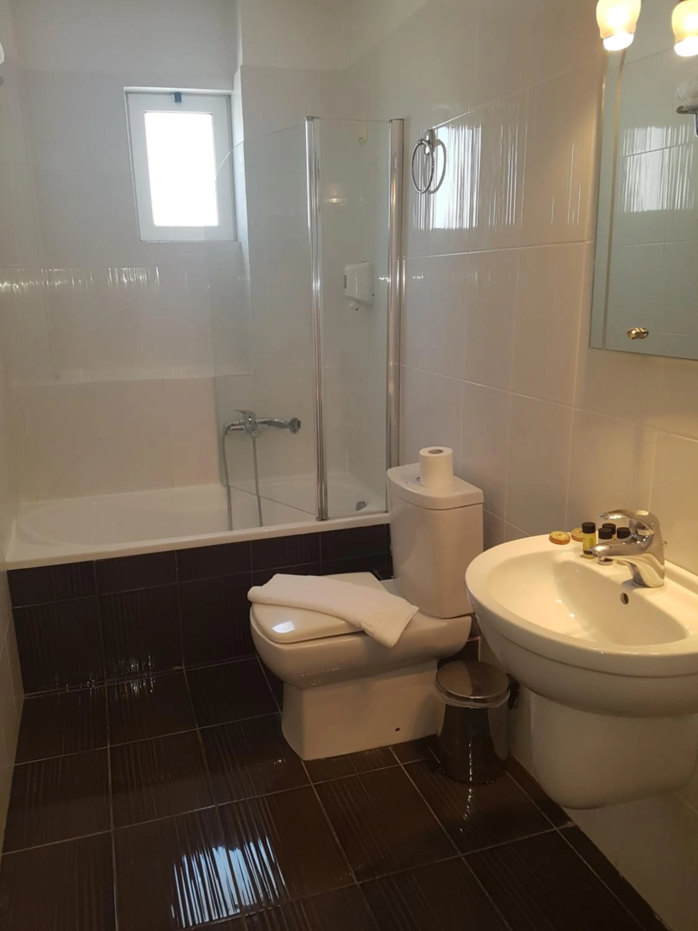 Bathroom in Grand Olympic Hotel Loutraki