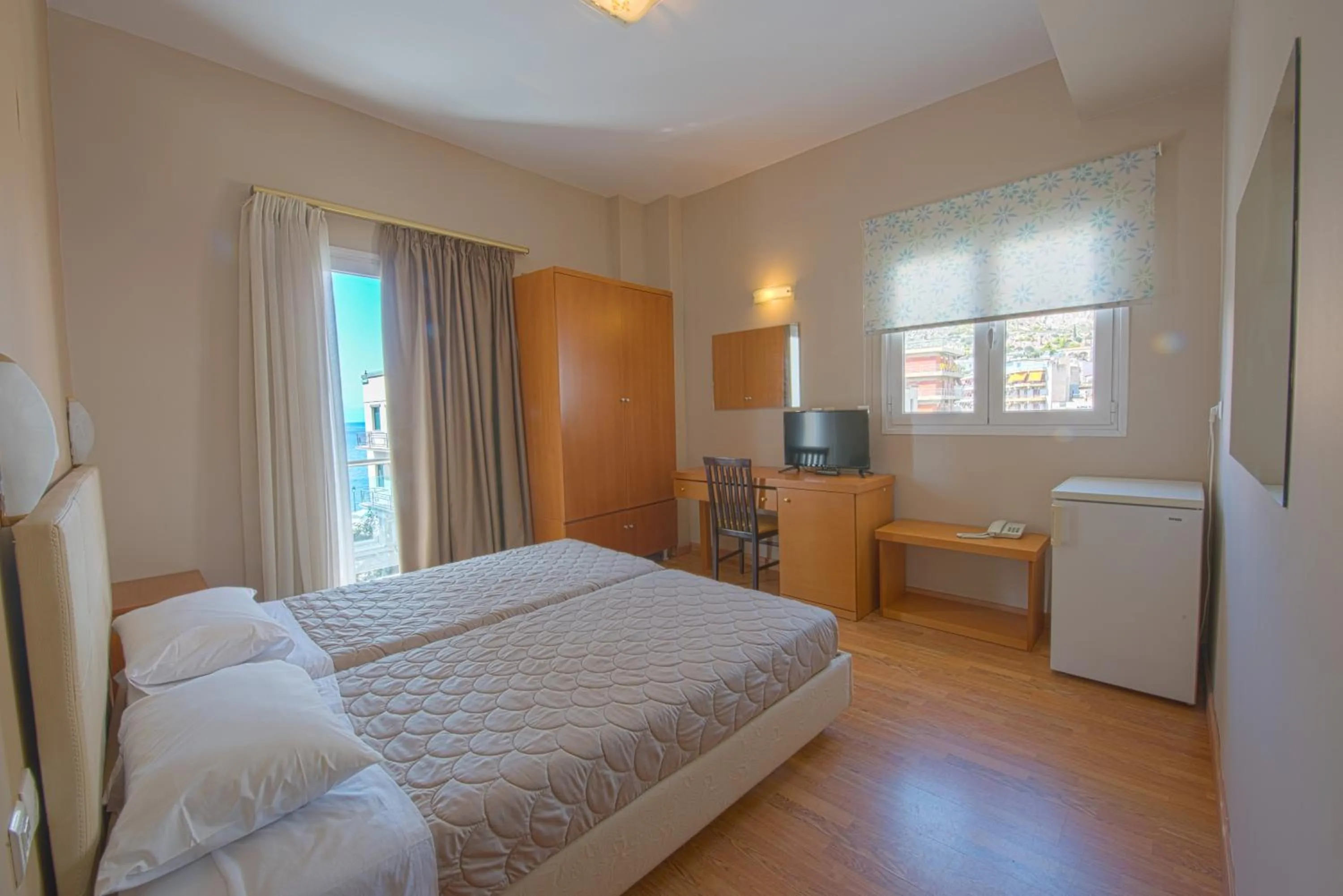 Bedroom, Bed in Grand Olympic Hotel Loutraki