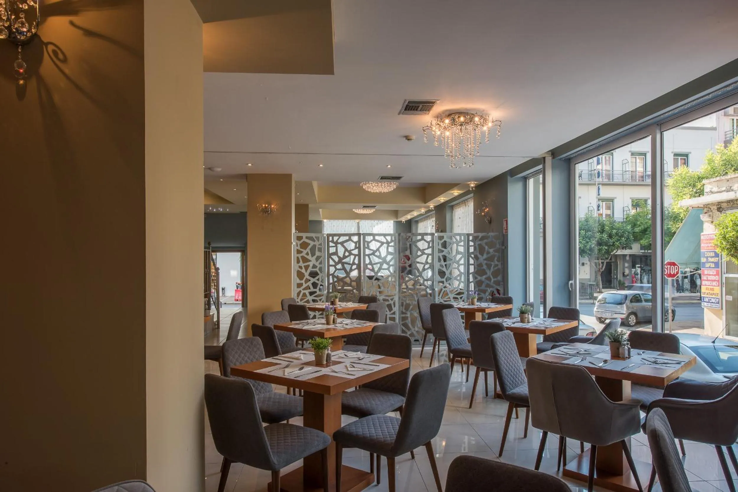 Lounge or bar in Grand Olympic Hotel Loutraki