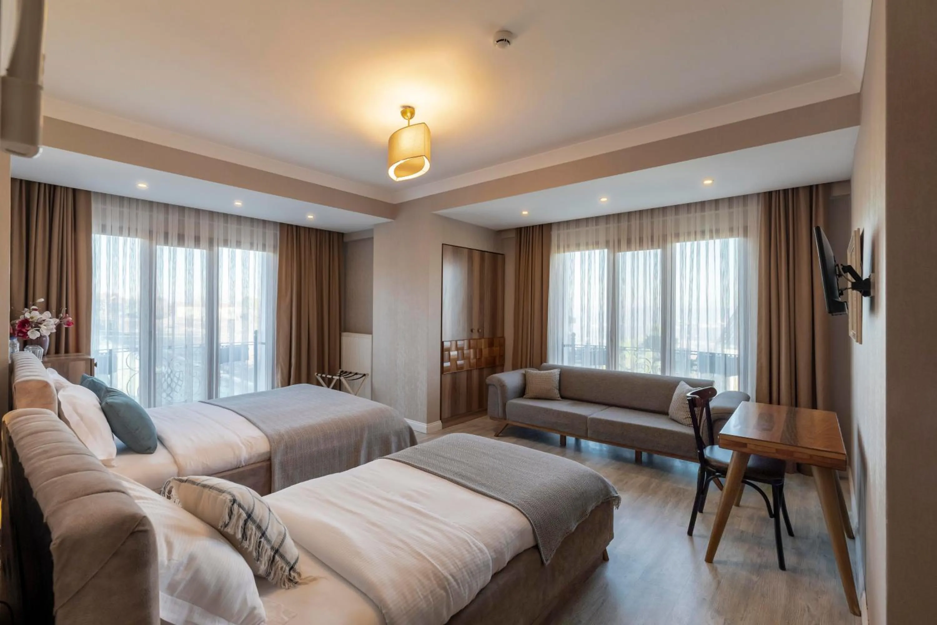 Photo of the whole room, Bed in Lagun Palas