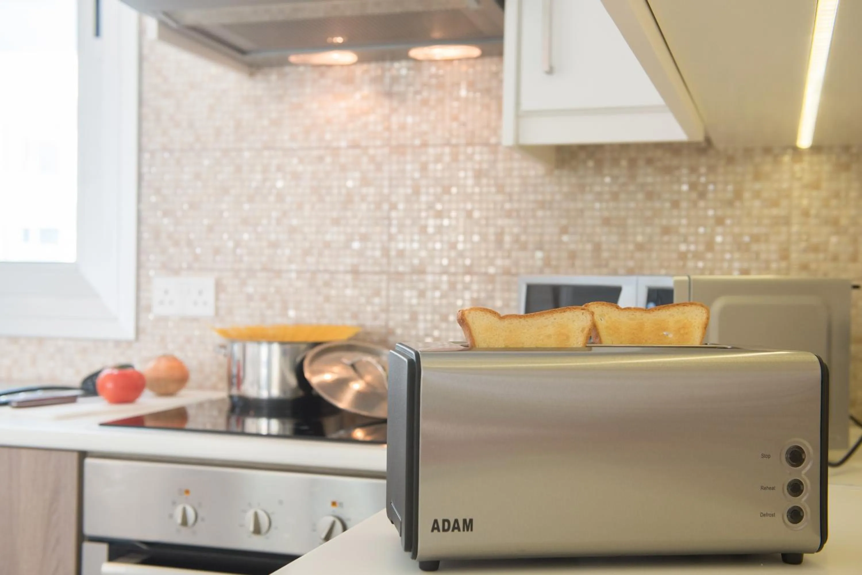 Kitchen or kitchenette in La Casa Di Napa Apartments