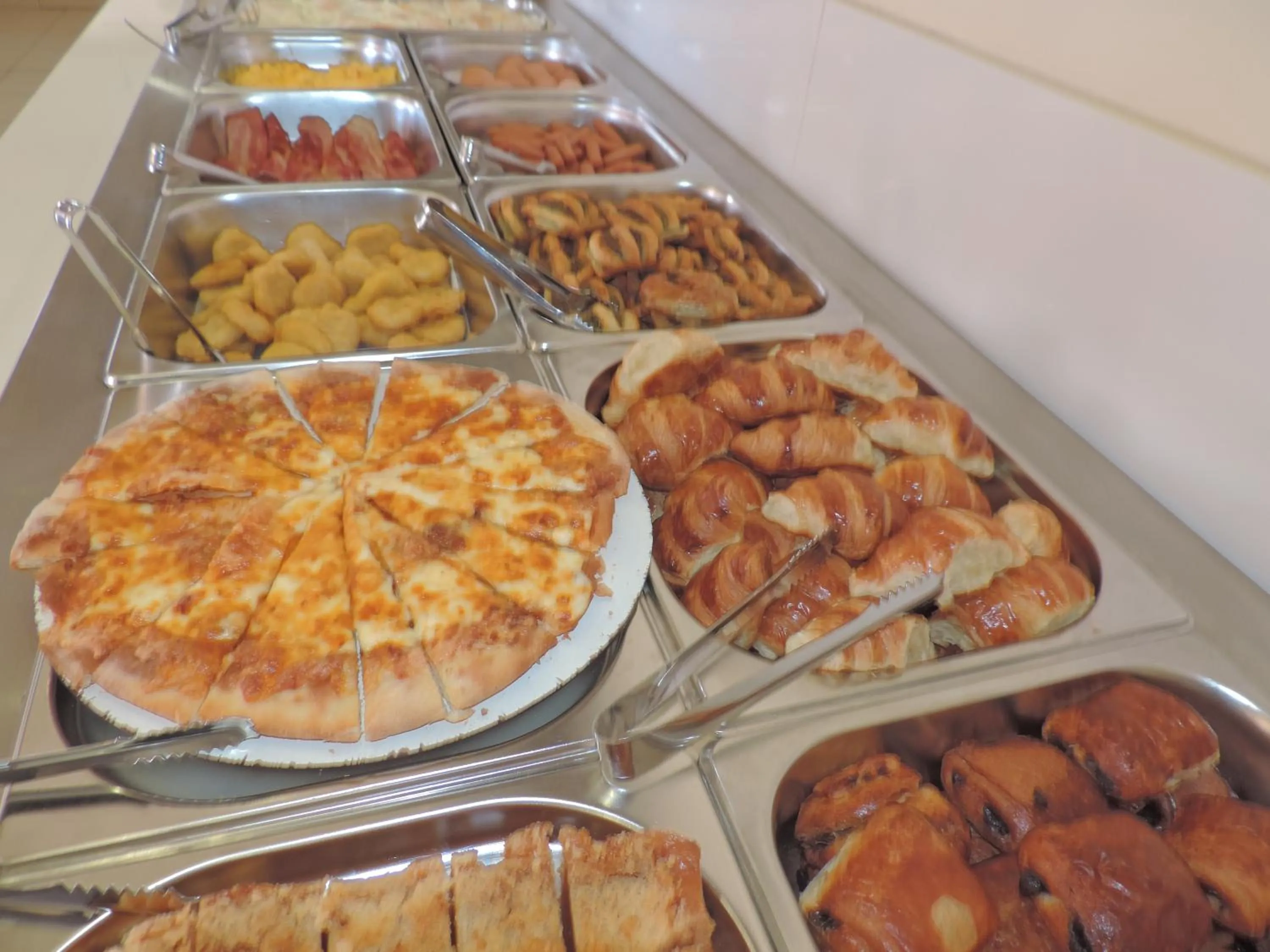 Continental breakfast in La Casa Di Napa Apartments