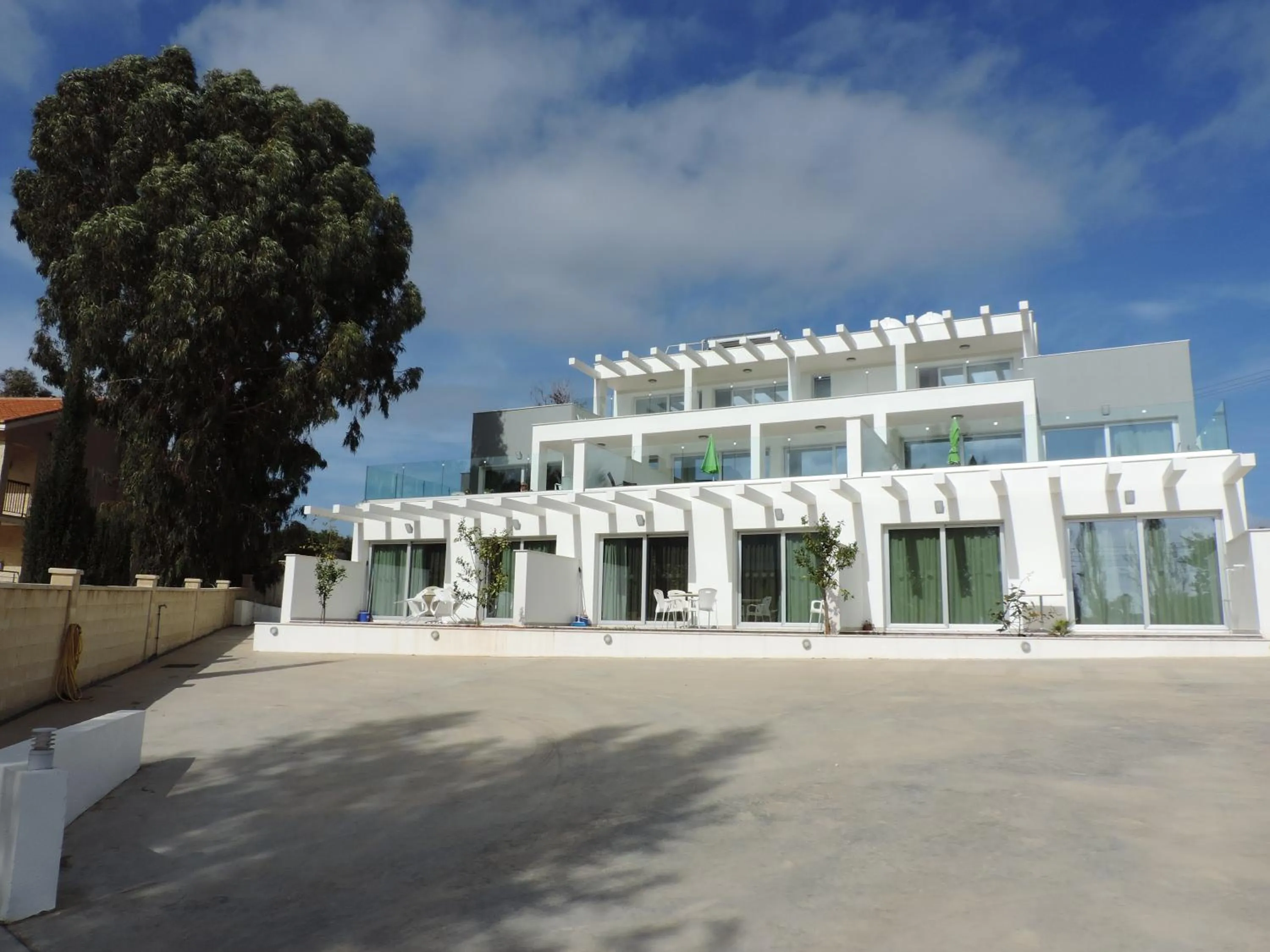 Property building in La Casa Di Napa Apartments