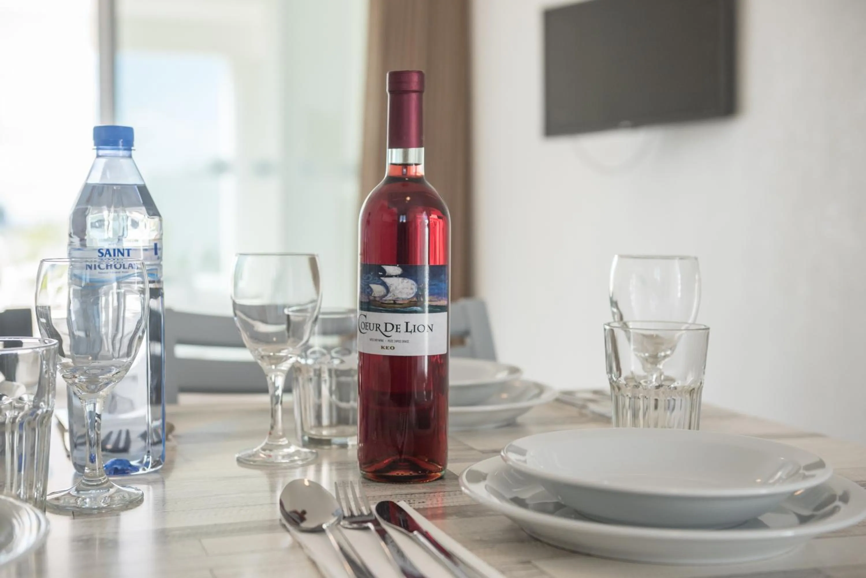 Food and drinks in La Casa Di Napa Apartments