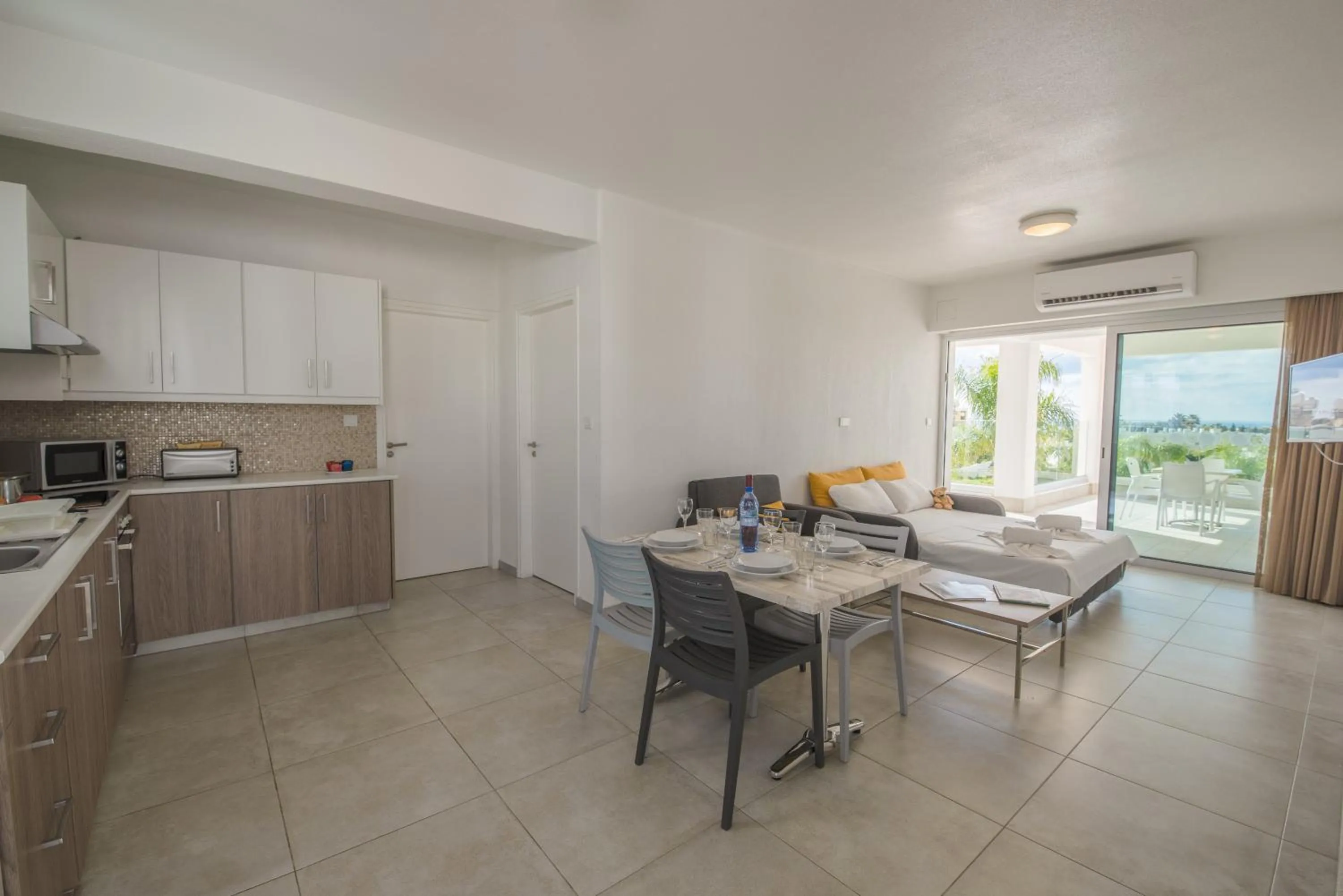 Kitchen or kitchenette in La Casa Di Napa Apartments