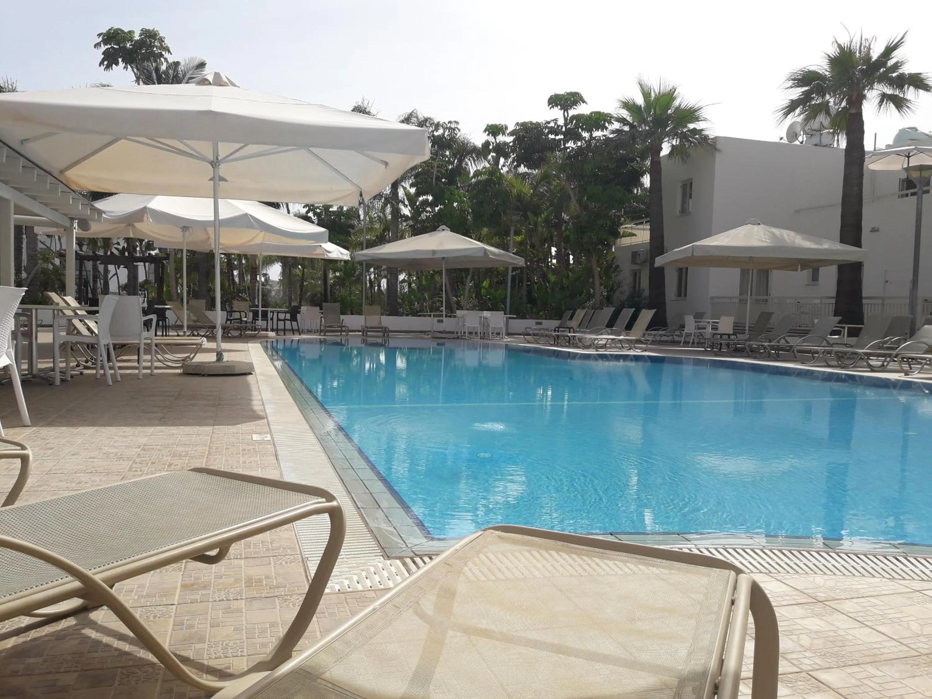Swimming pool in La Casa Di Napa Apartments