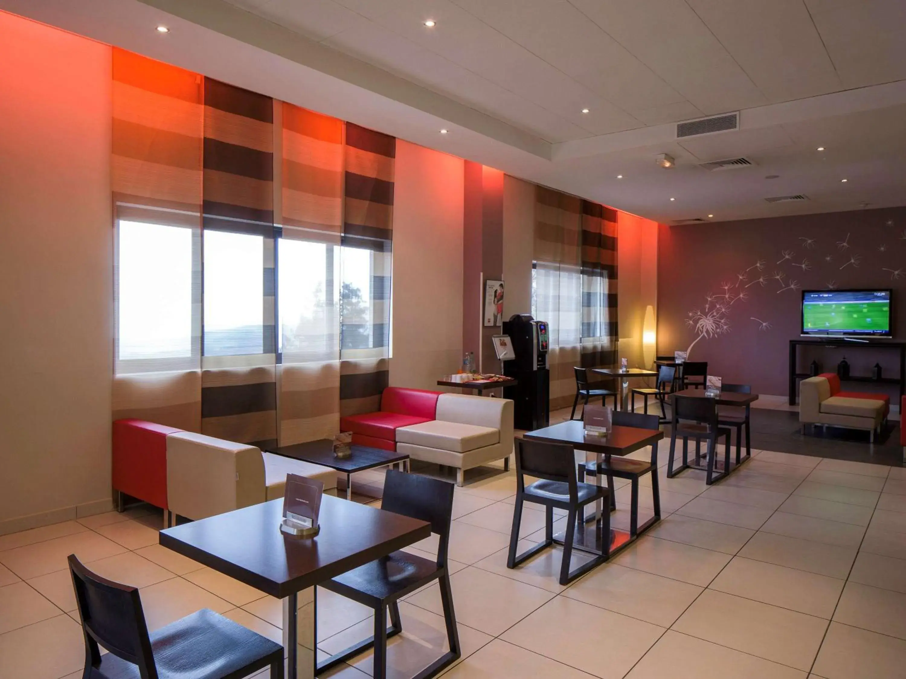 Lounge or bar in Ibis Constantine Lounge or bar in Ibis Constantine
