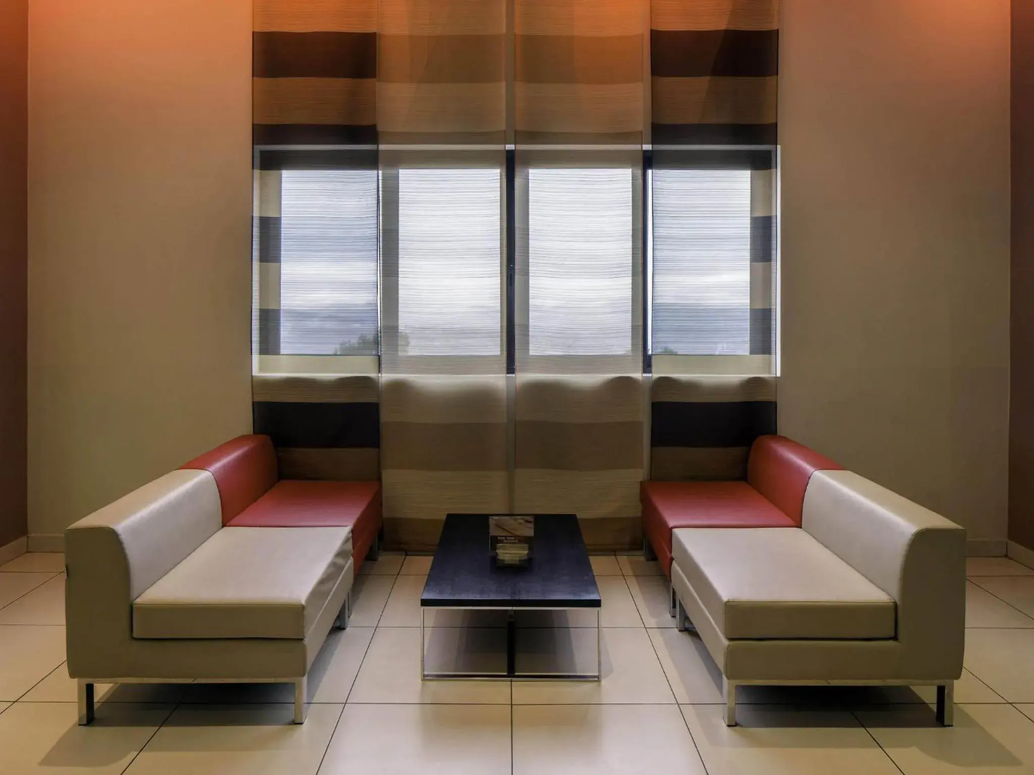 Lounge or bar in Ibis Constantine Lounge or bar in Ibis Constantine