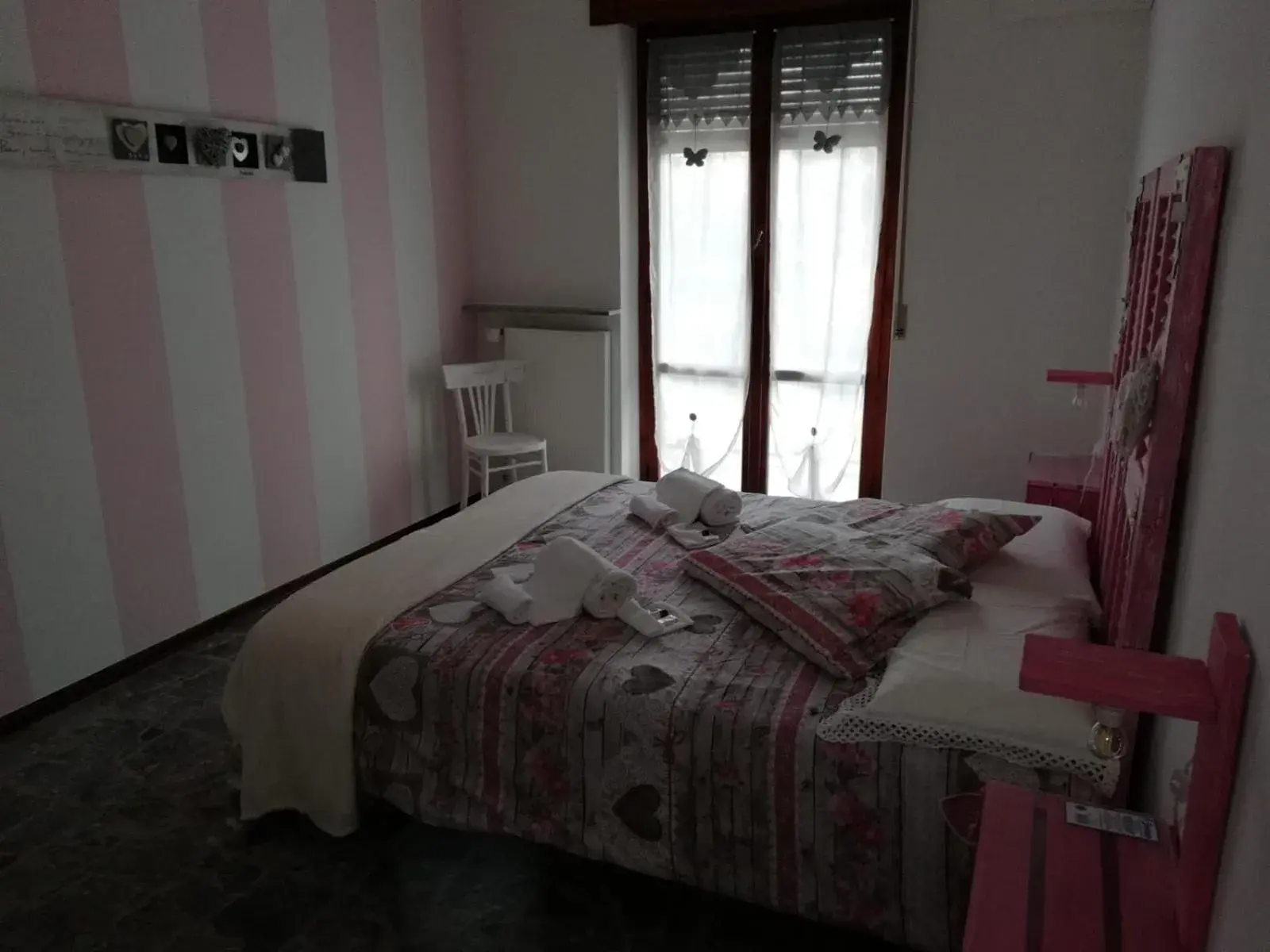 Double Room with Shared Bathroom - single occupancy in Good Morning Shopping Double Room with Shared Bathroom - single occupancy in Good Morning Shopping