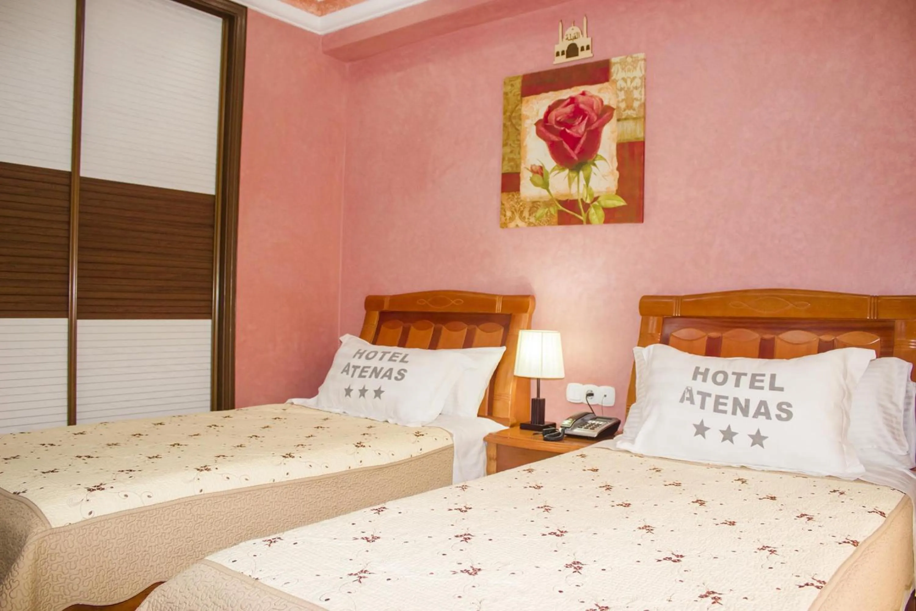 Bed in Hôtel Atenas