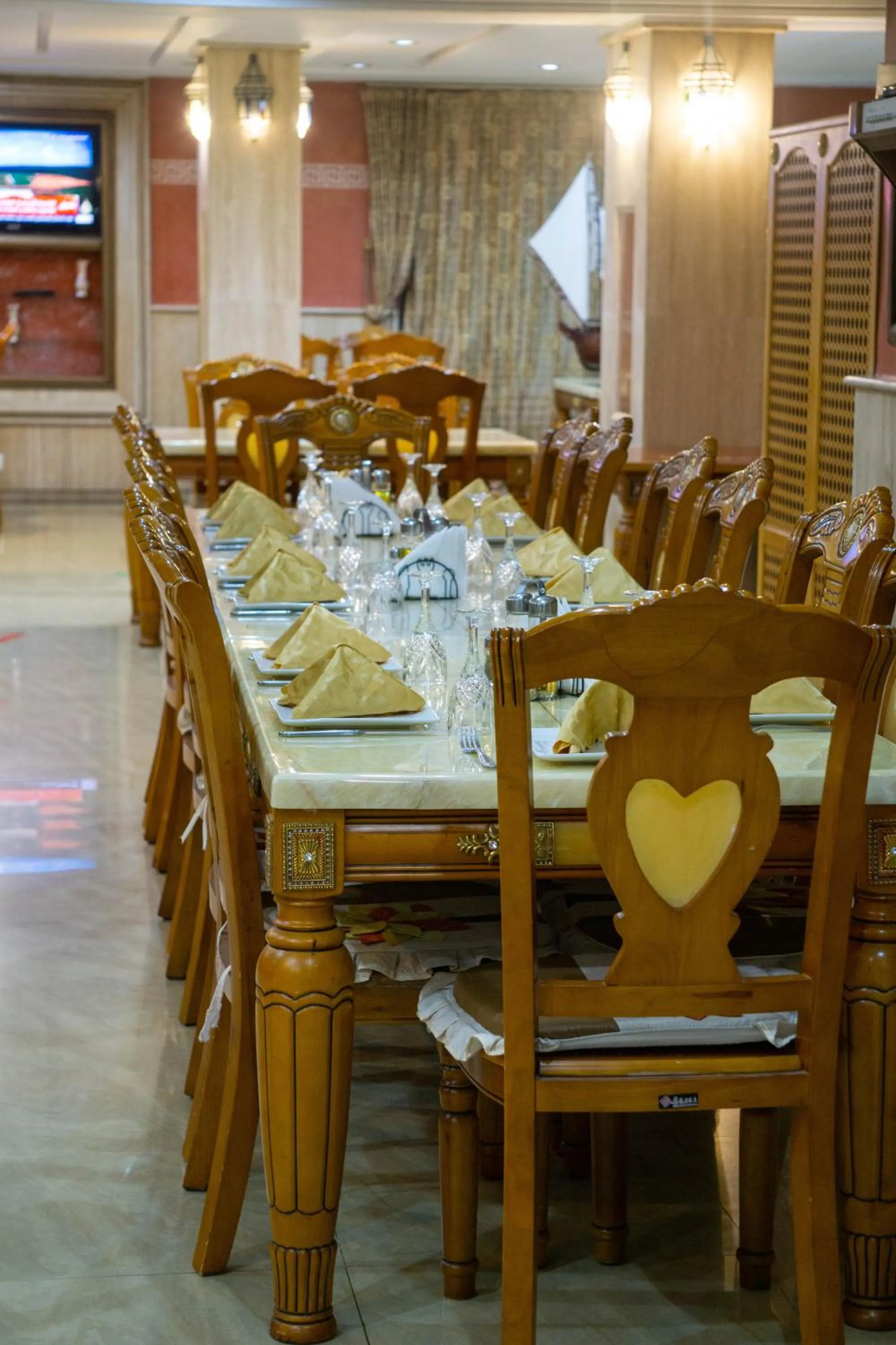 Restaurant/places to eat in Hôtel Atenas