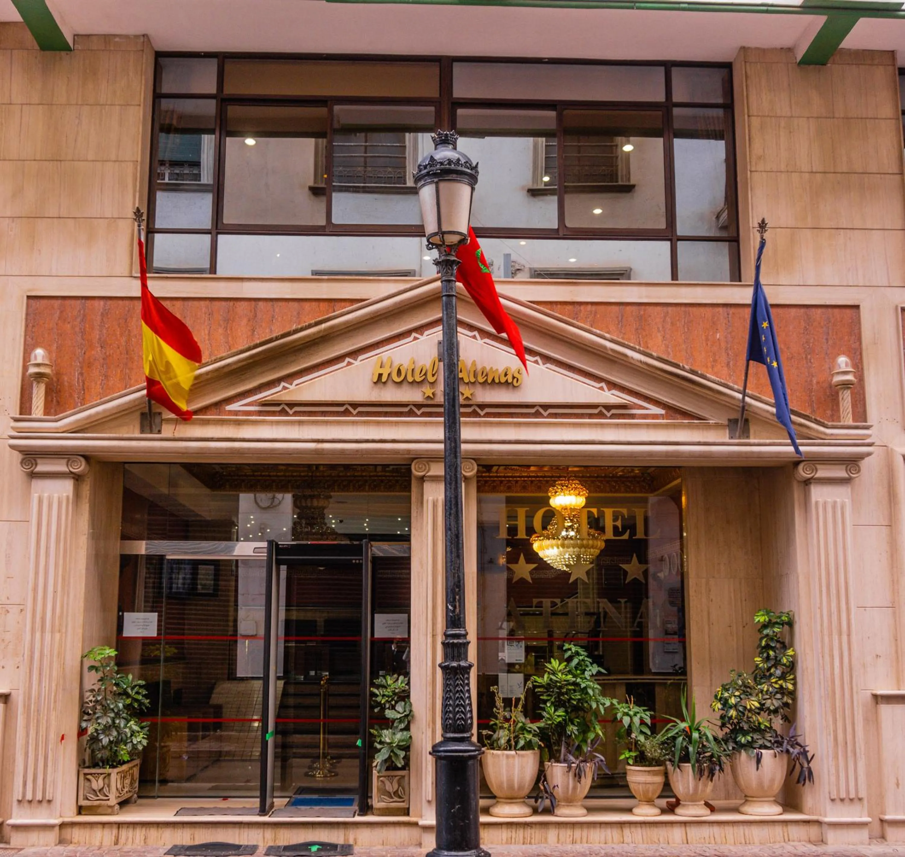 Facade/entrance in Hôtel Atenas
