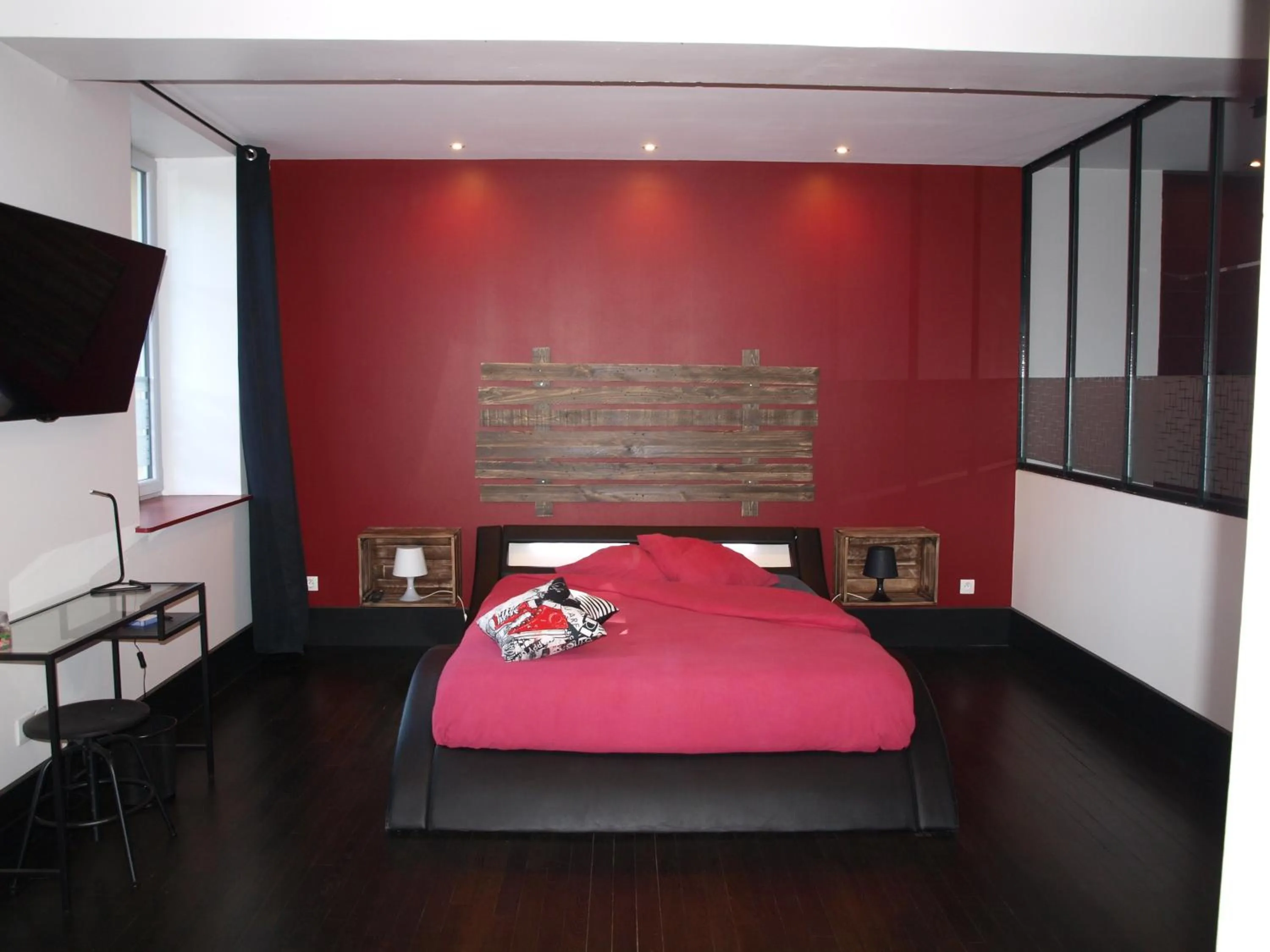 Bed in Calme et Volupté