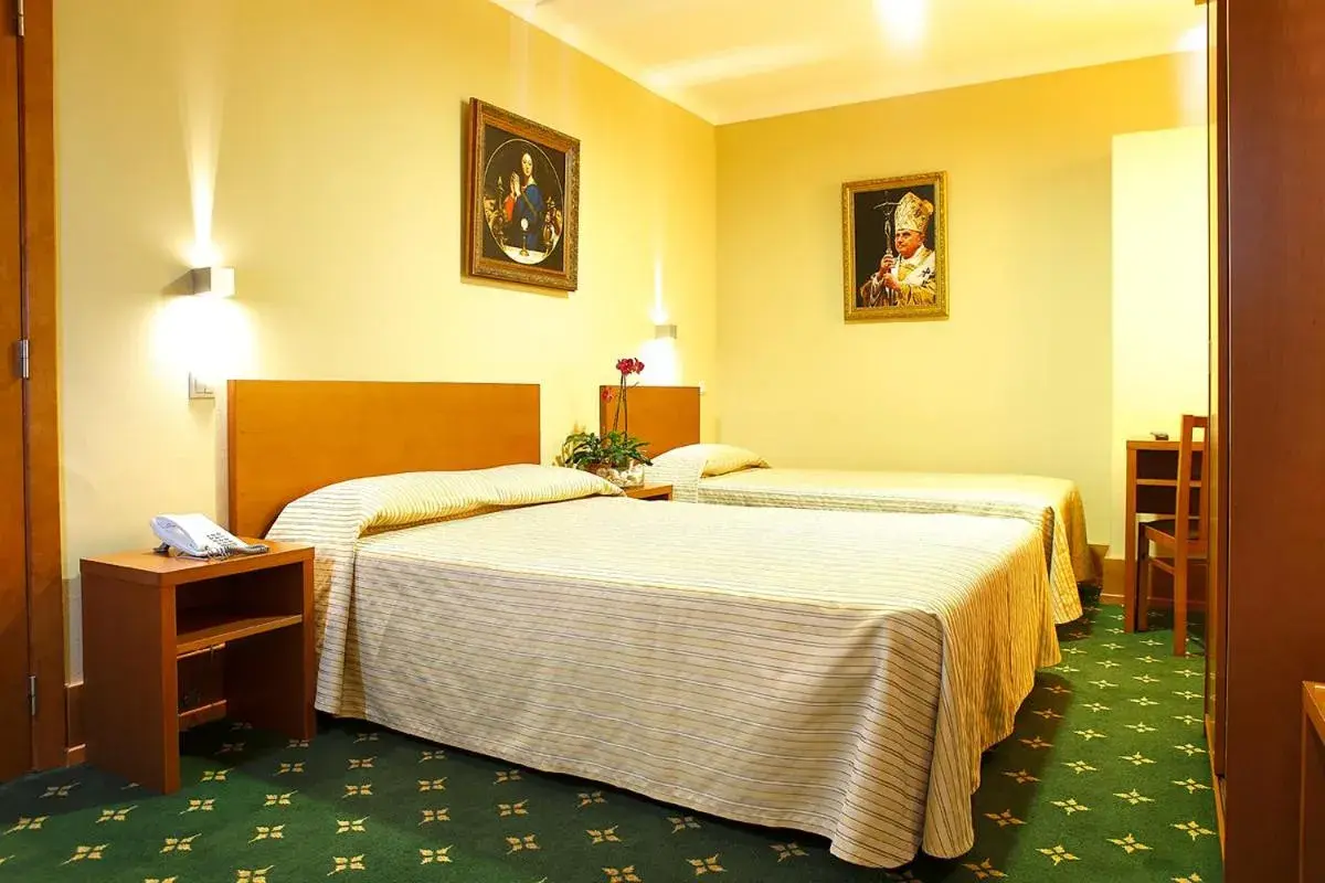 Bed in Domus Pacis Fatima Hotel Bed in Domus Pacis Fatima Hotel