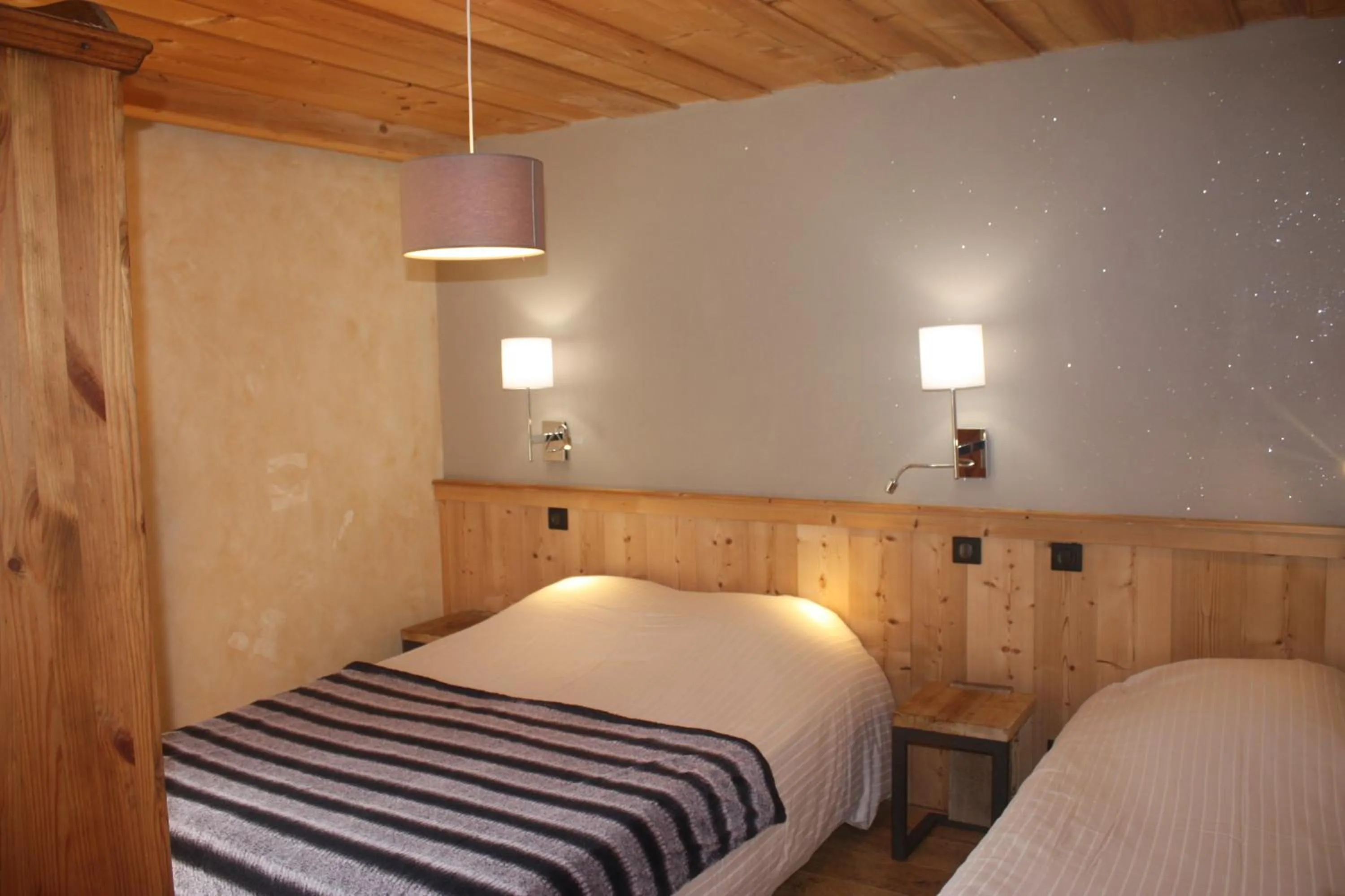 Photo of the whole room, Bed in Résidence Chalet des Granges