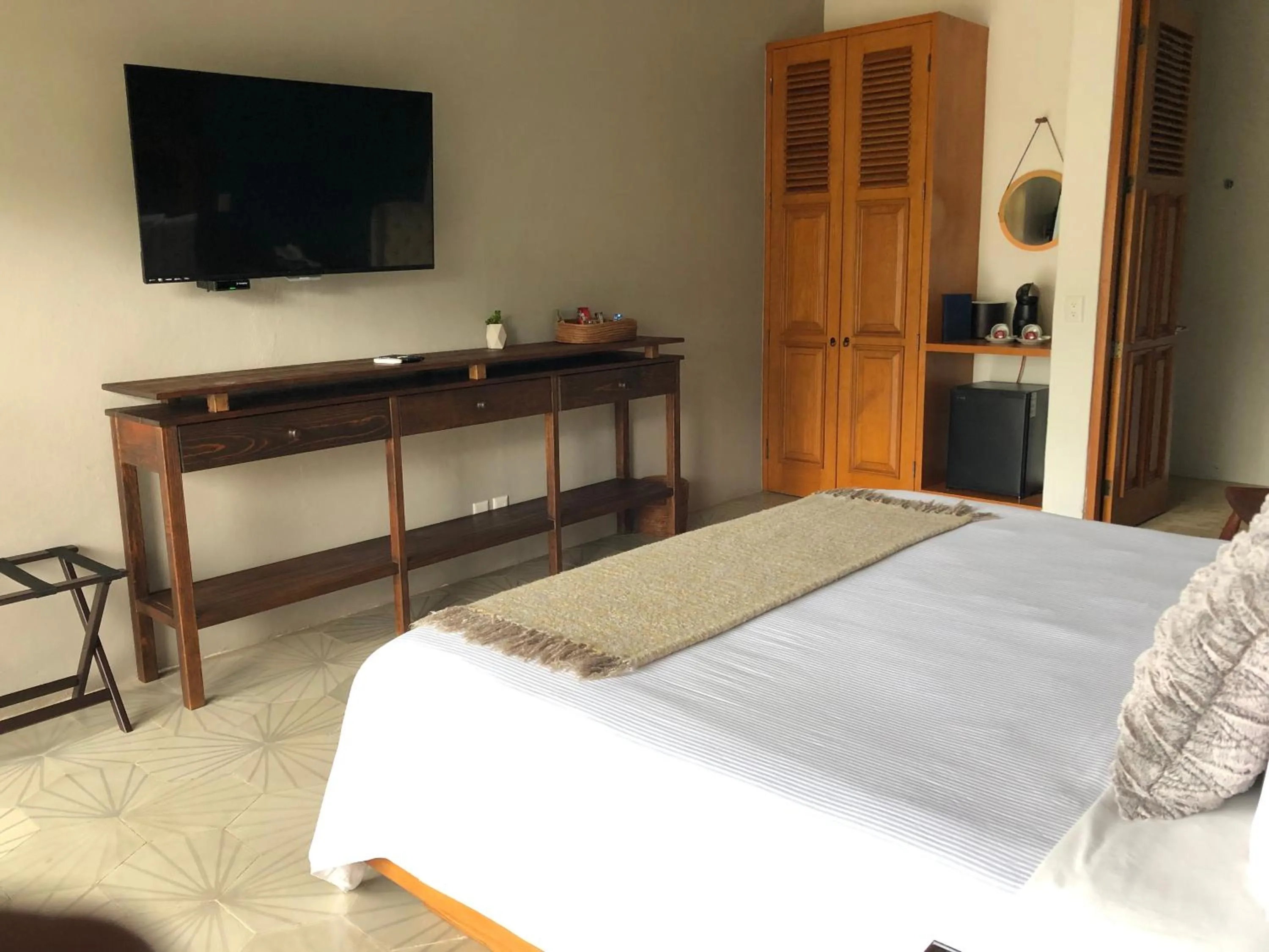 Photo of the whole room, Bed in Hotel Boutique Unico Avandaro