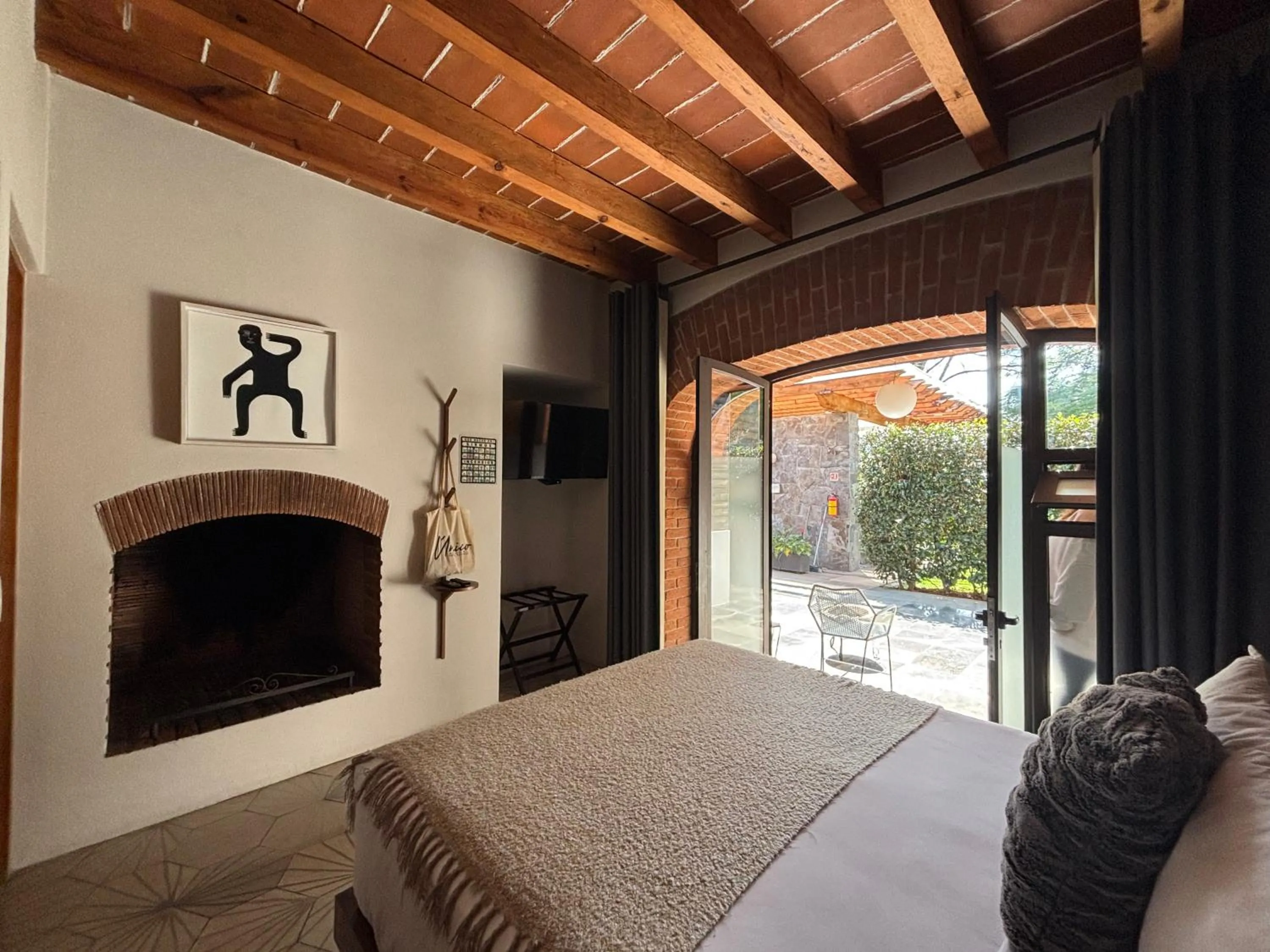 Photo of the whole room, Bed in Hotel Boutique Unico Avandaro