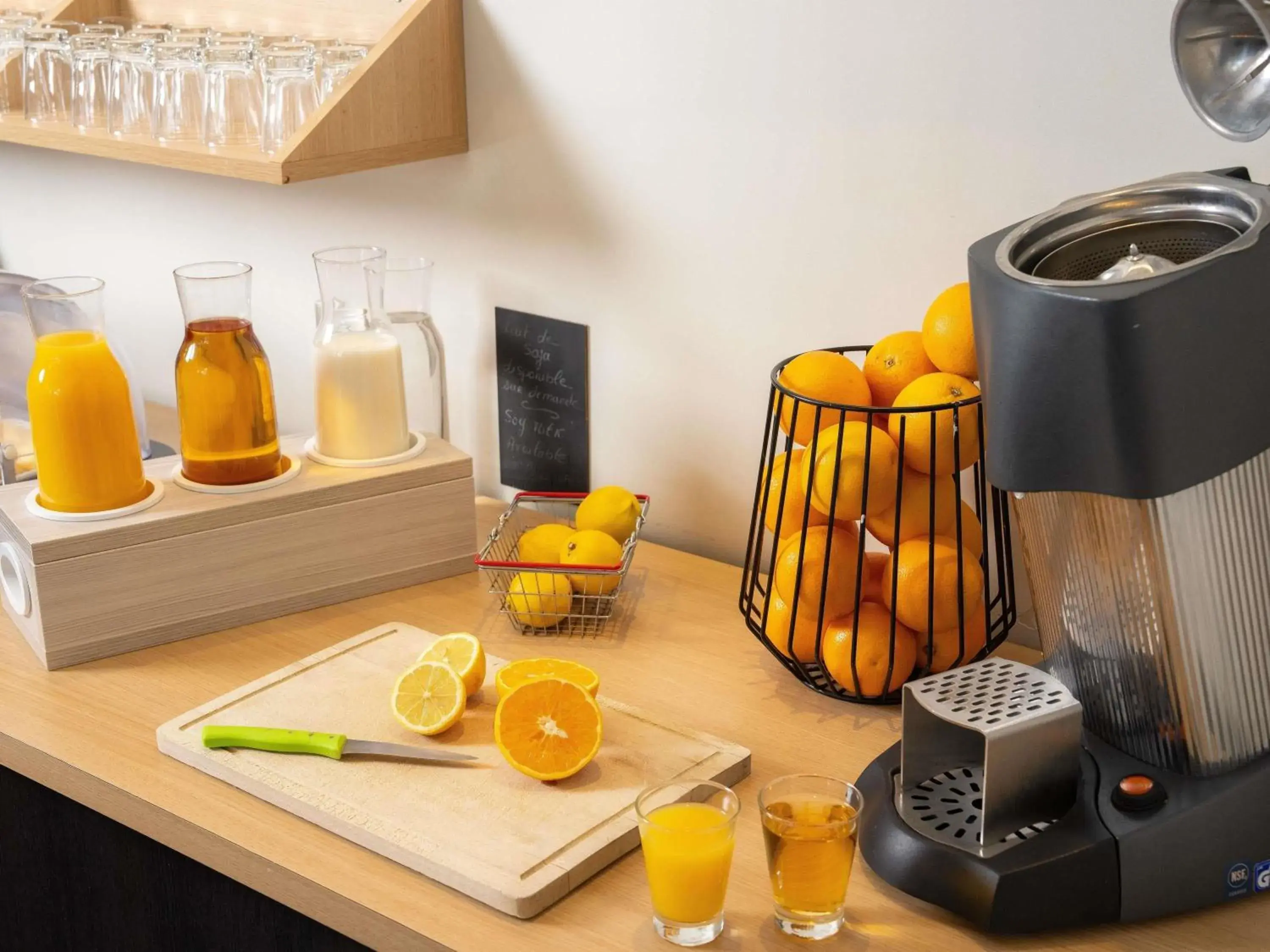 Breakfast in ibis Styles Saumur Gare Centre Breakfast in ibis Styles Saumur Gare Centre