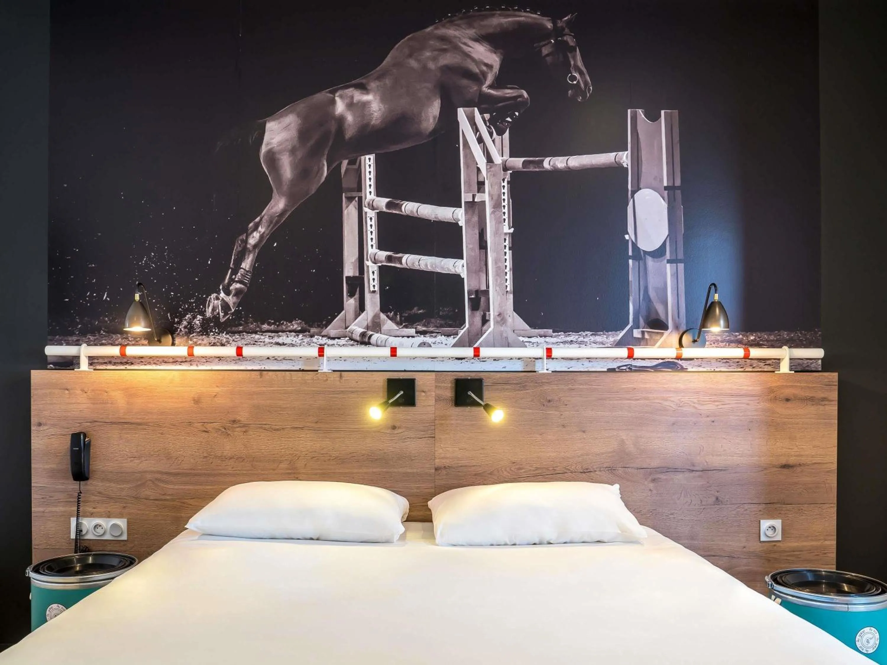 Bedroom, Bed in ibis Styles Saumur Gare Centre