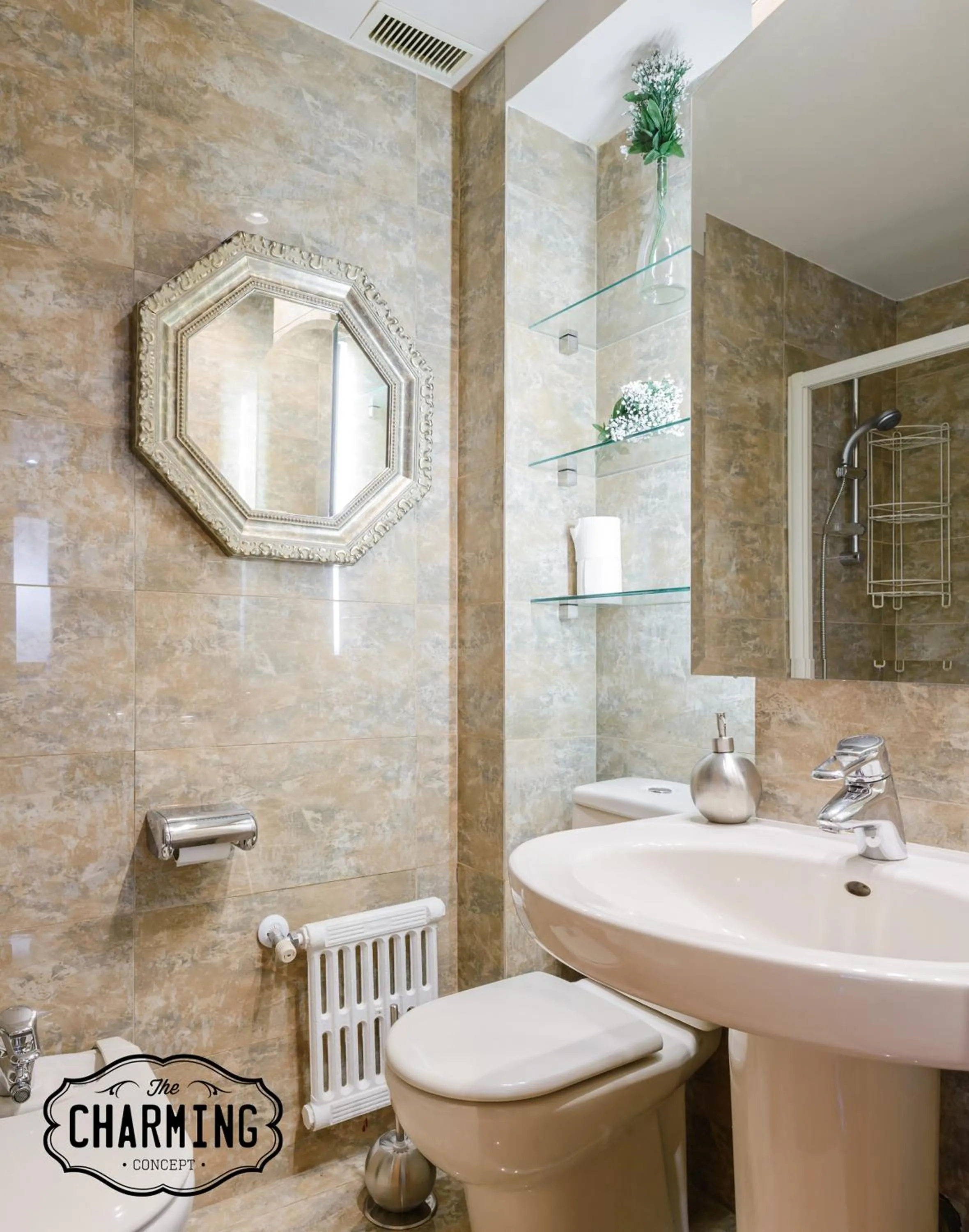 Bathroom in Argüelles - Apartamento acogedor para 4, AC